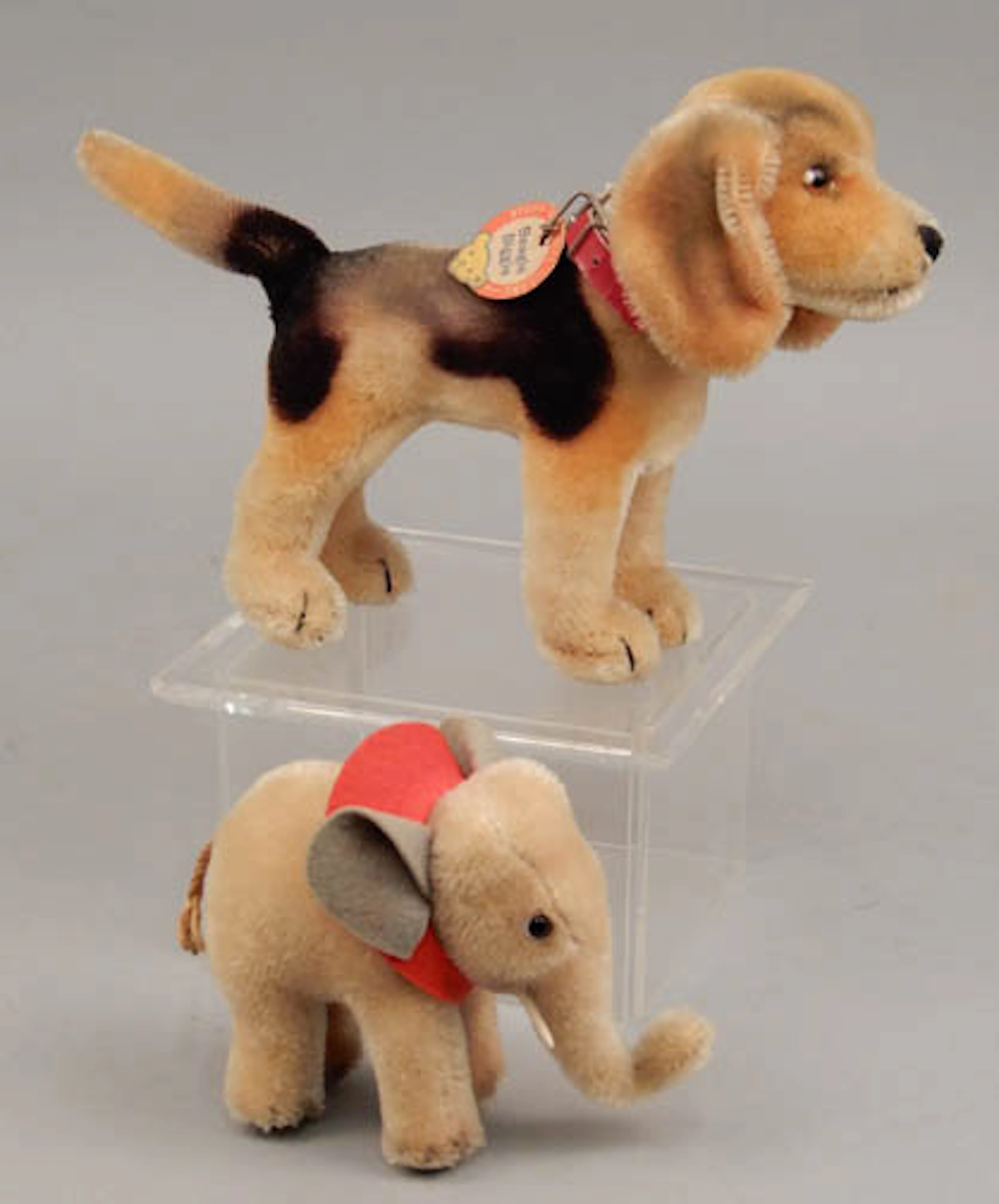 Steiff Beagle Biggie and Steiff elephant