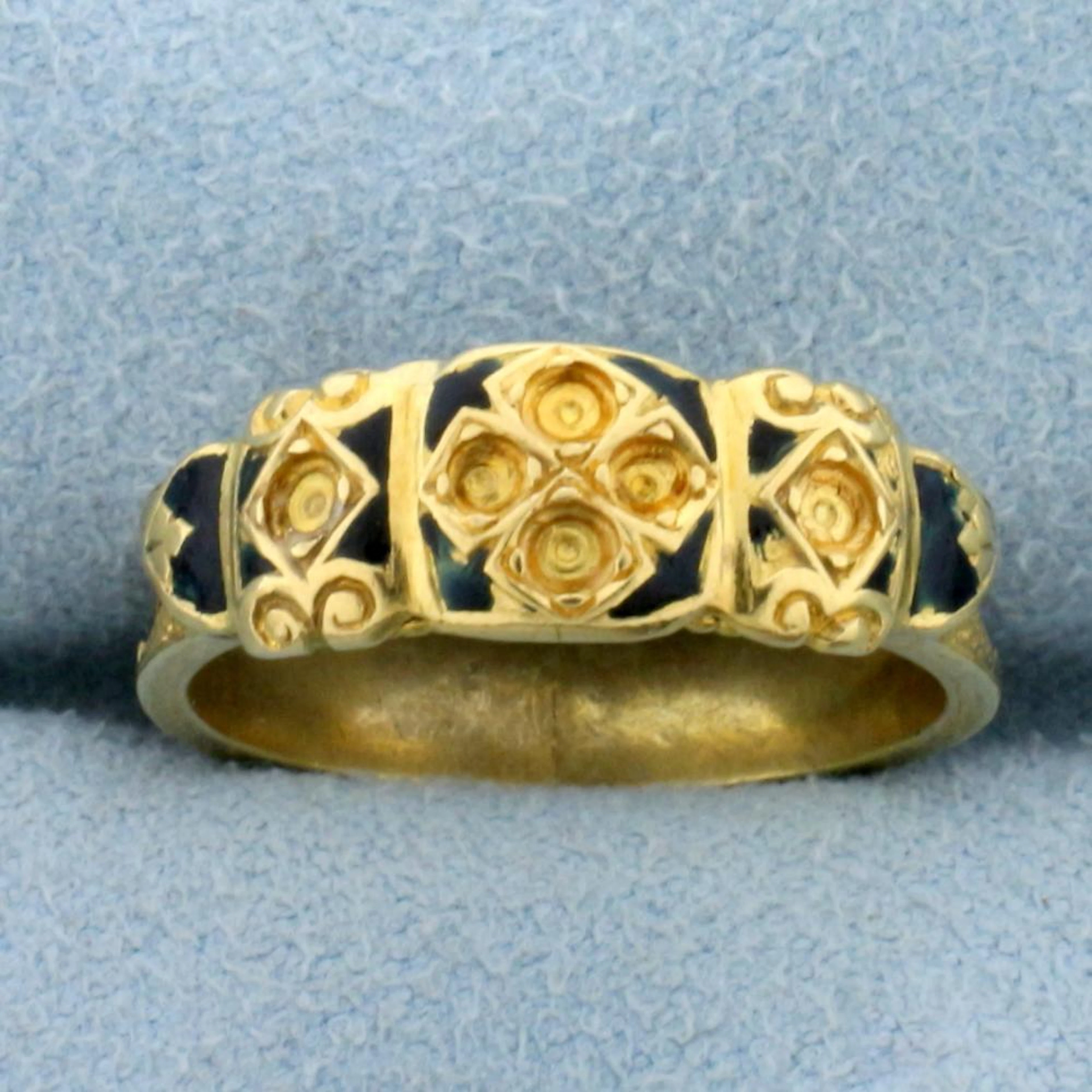 Antique Enamel Hand Crafted Ring in 18k Yellow Gold