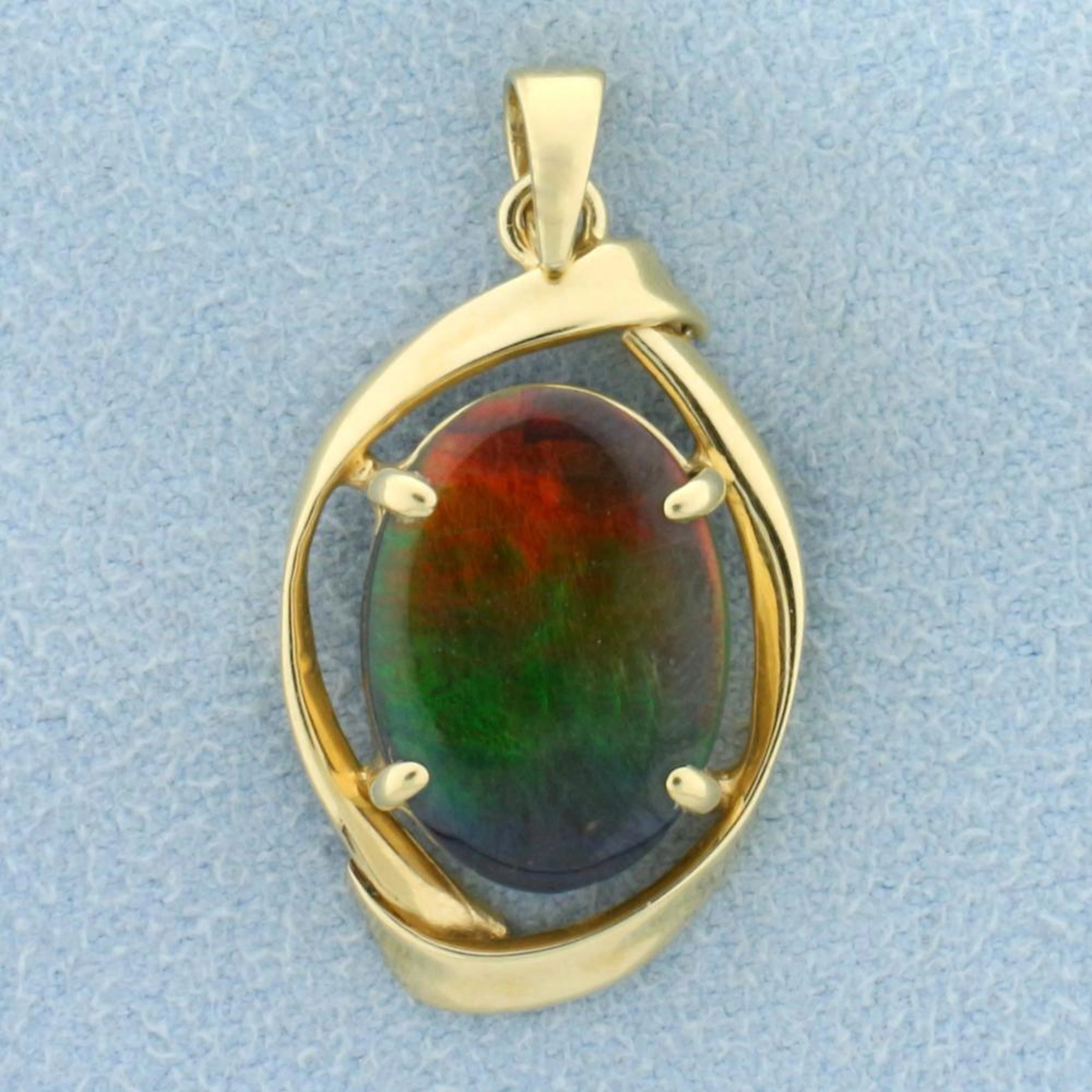 atural AAA Quality Ammolite Pendant in 18K Yellow Gold