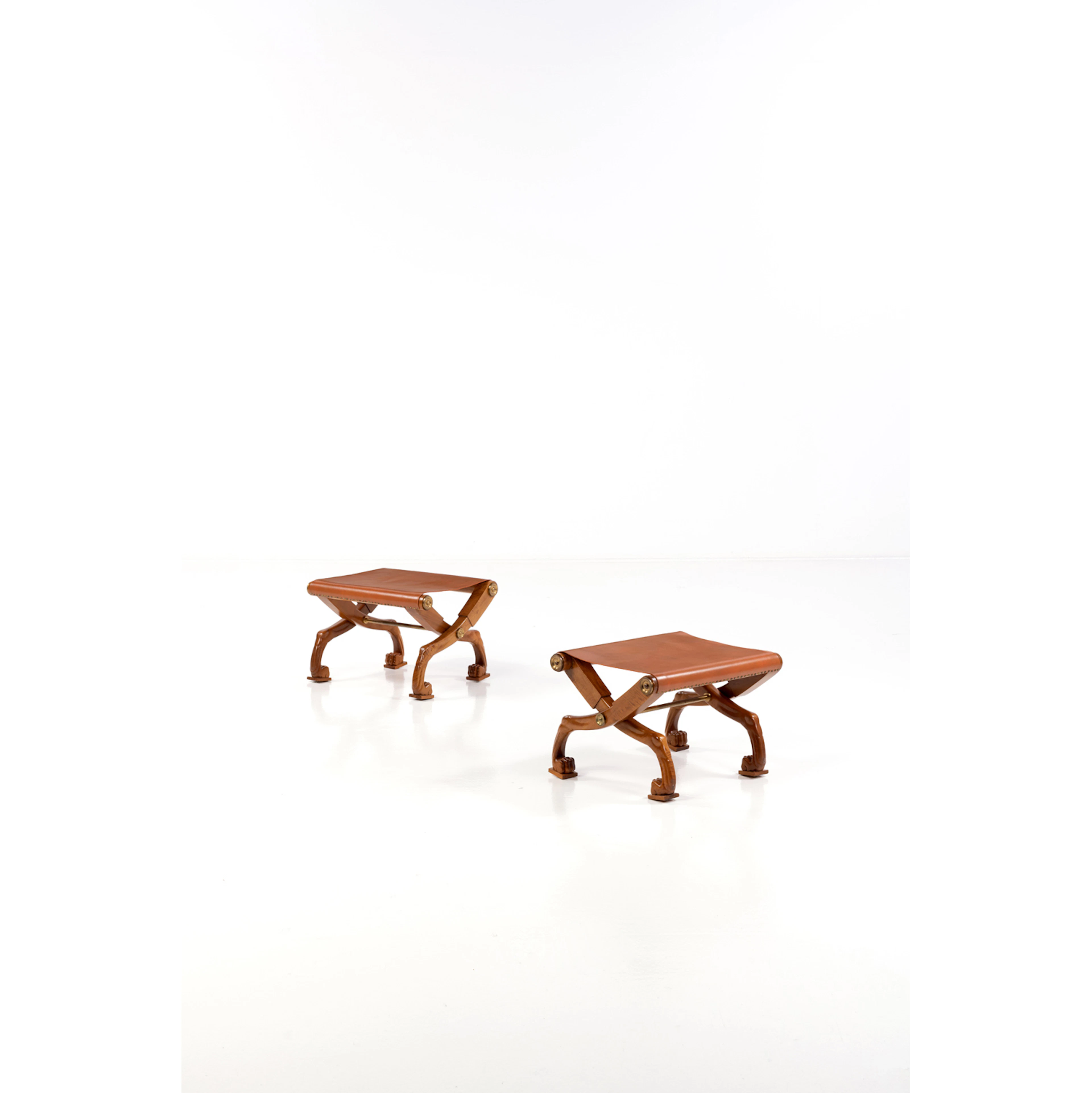 Terence Harold Robsjohn-Gibbins (1905-1976) Modèle "Diphros" - Edition limitée