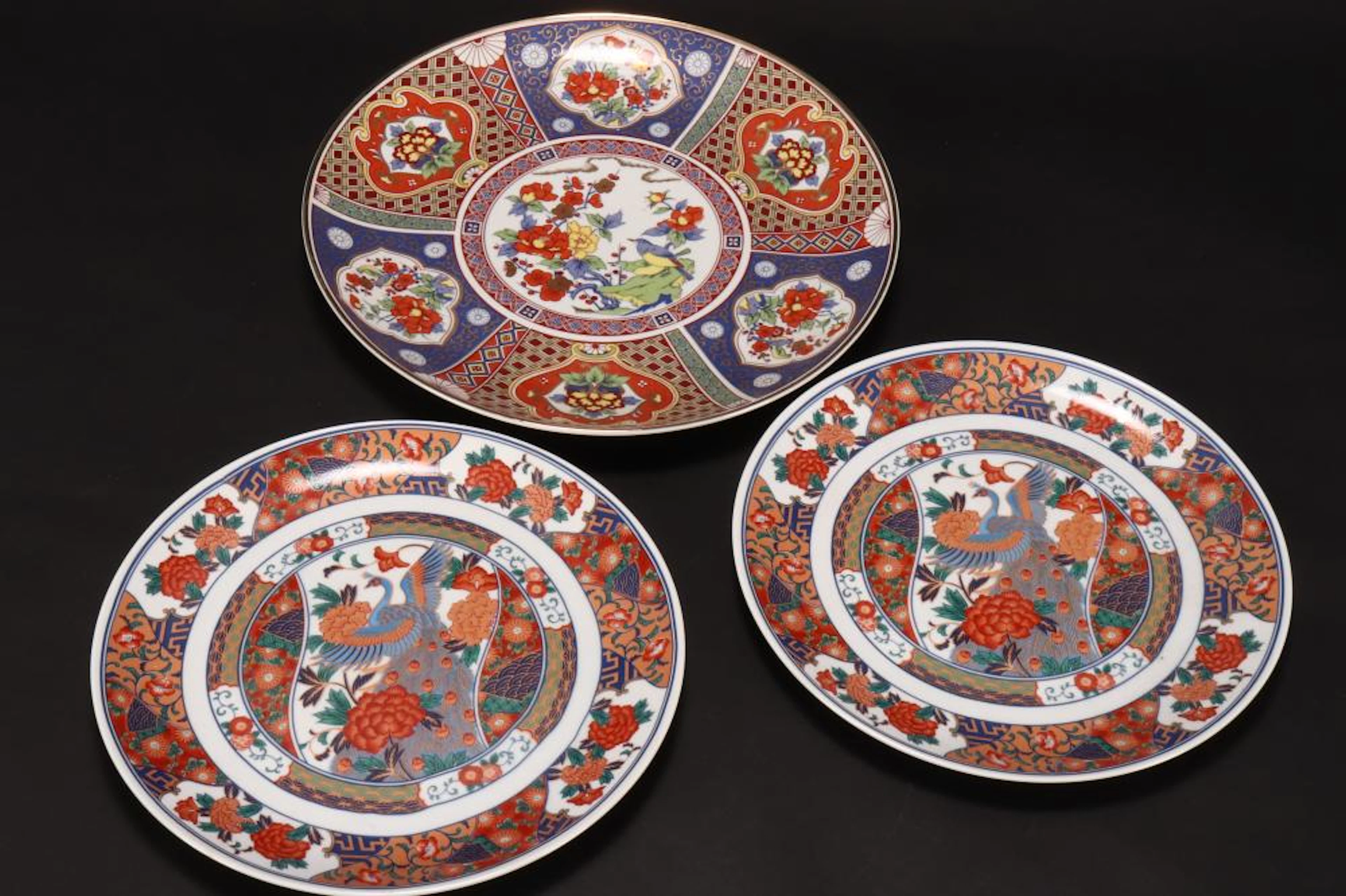 Pair of Japanese Porcelain Cabinet Plates,