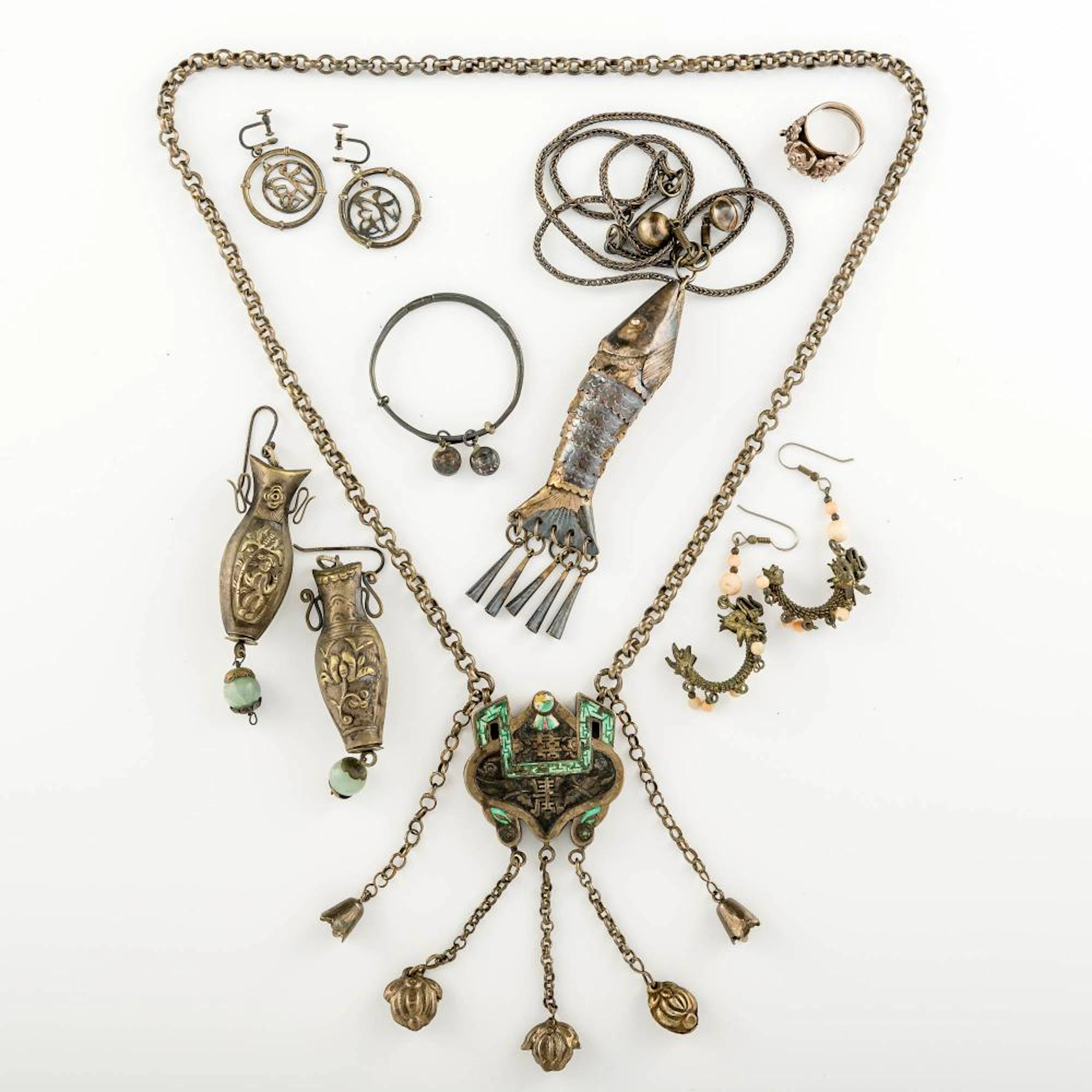 A group of ten Chinese silver items, 19th-early 20th century