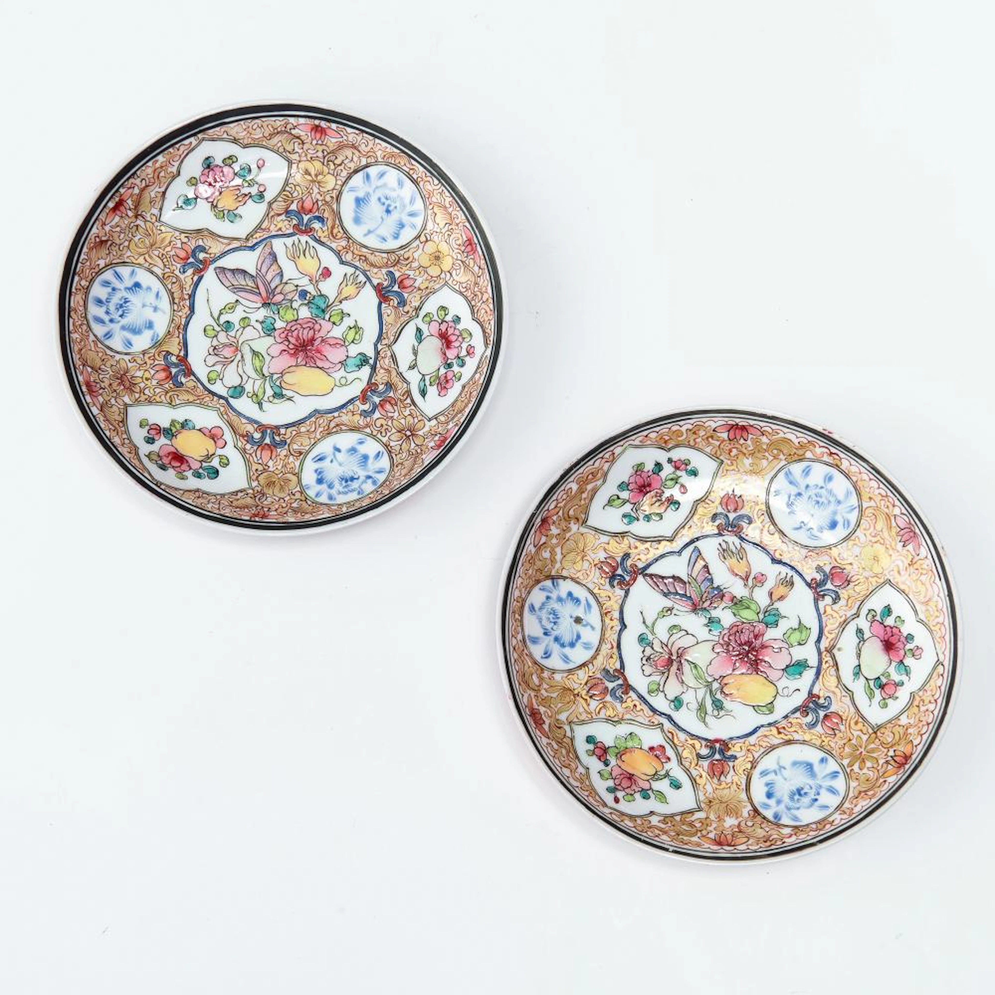 A pair of Chinese export falangcai and gilt plates, 18th century