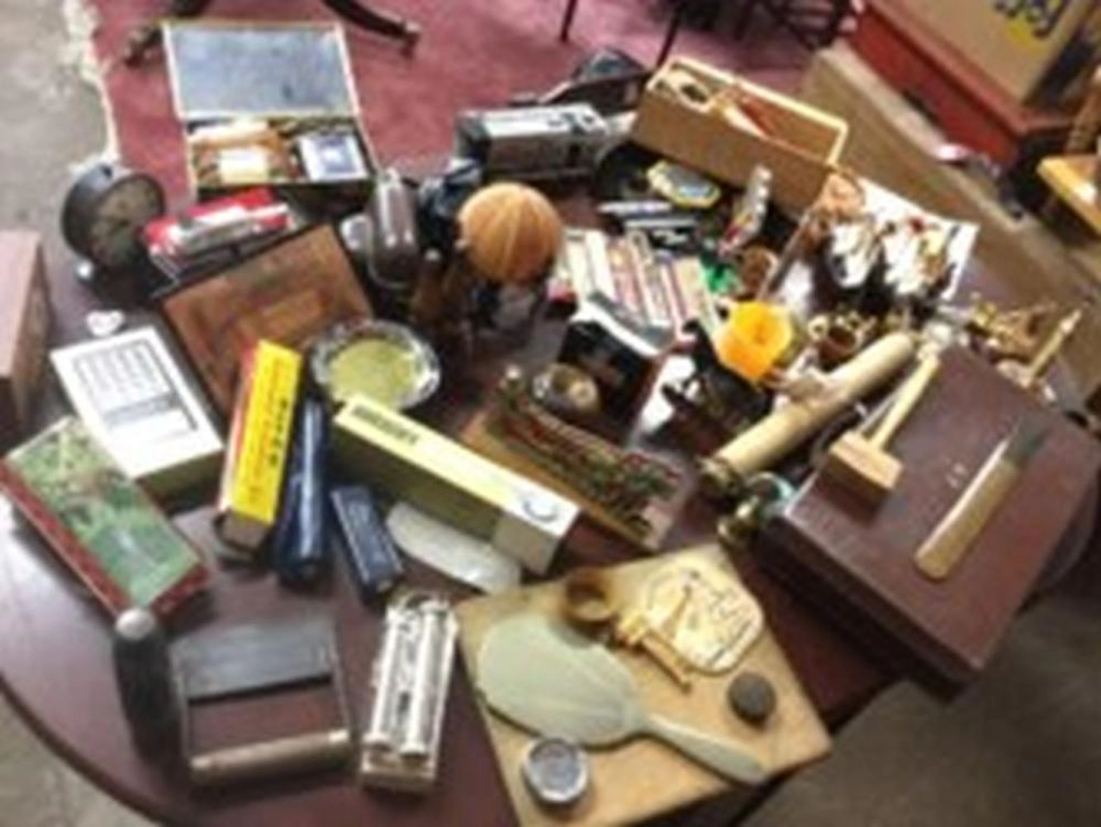 Miscellaneous collectors items including pens, treen, a Victorian flask, ha