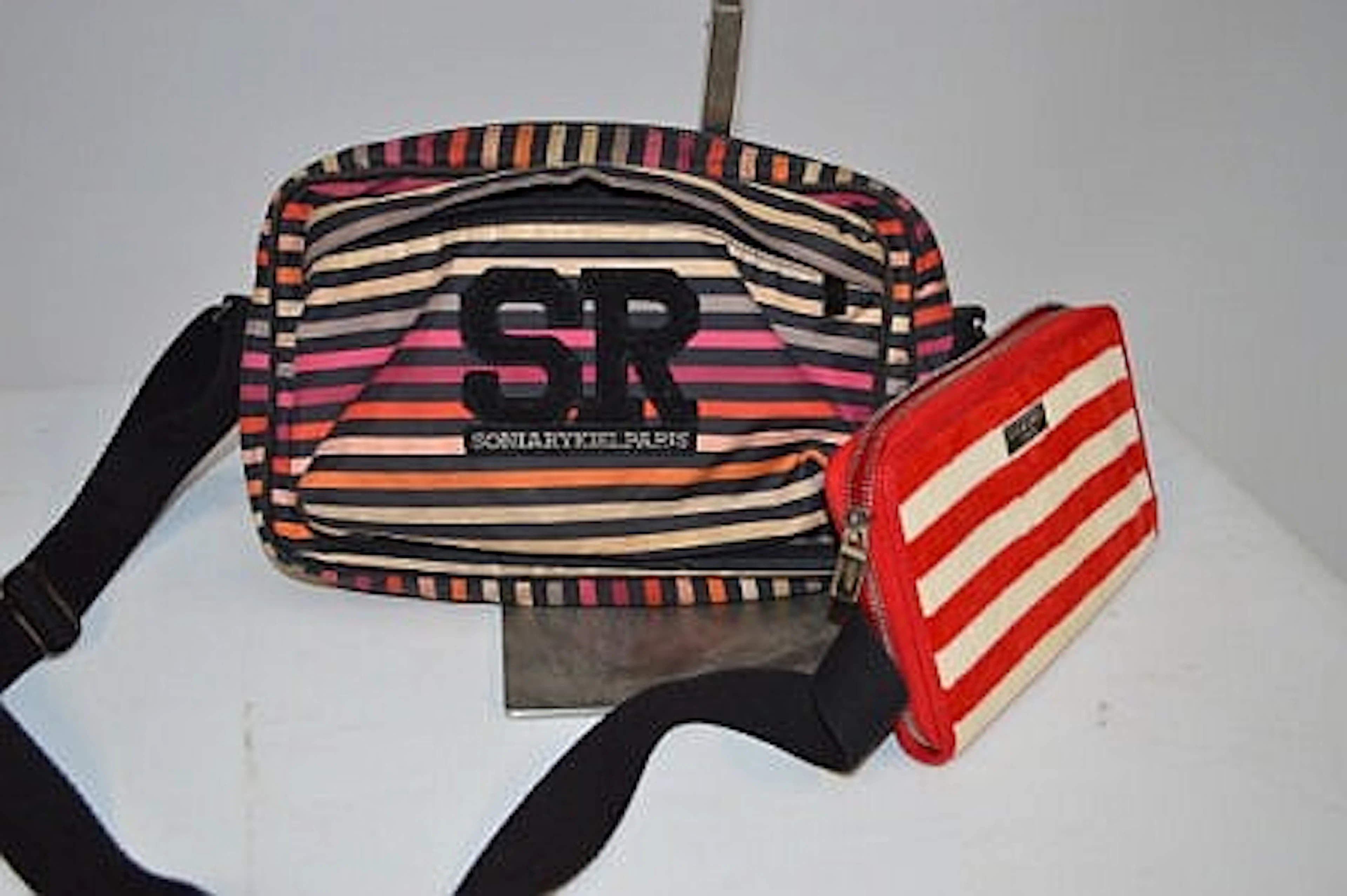 SONIA RYKIEL sac à main en tissus rayé, on y joint