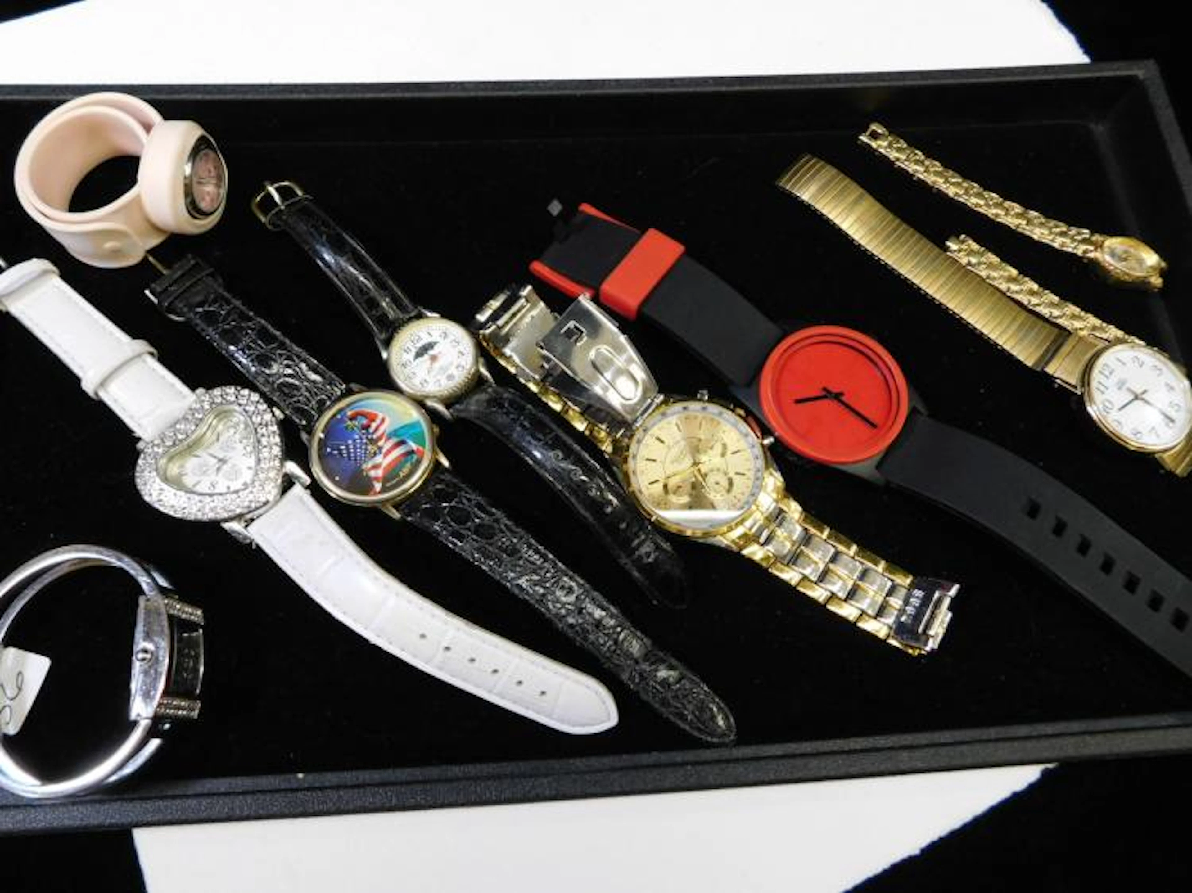Lot Of 9 Men'S And Women'S Watches Including Timex And Neff