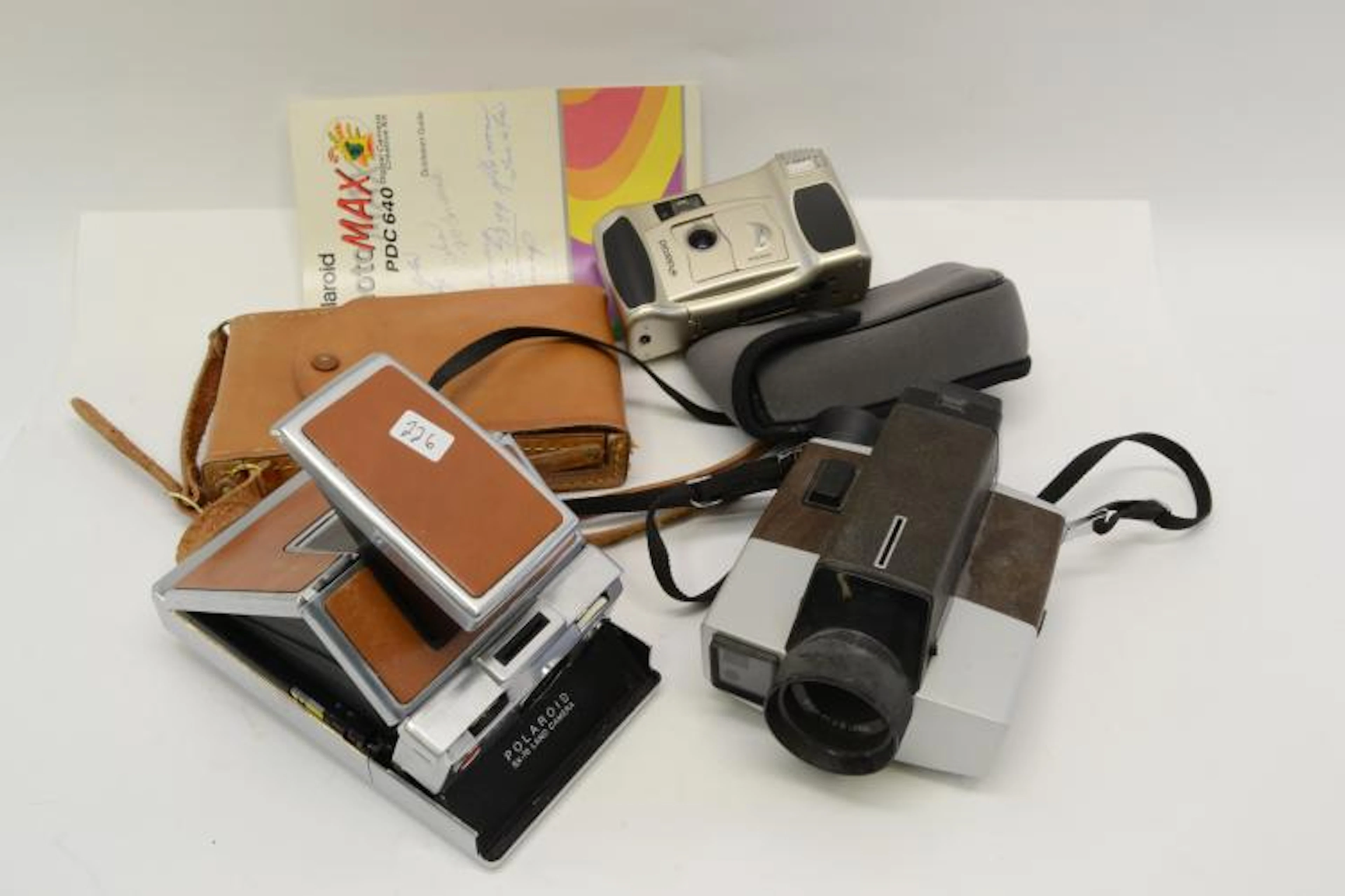 Lot Of Vintage Polaroid Sx-70 Land Kodak Xl 33 Movie And Digital Cameras