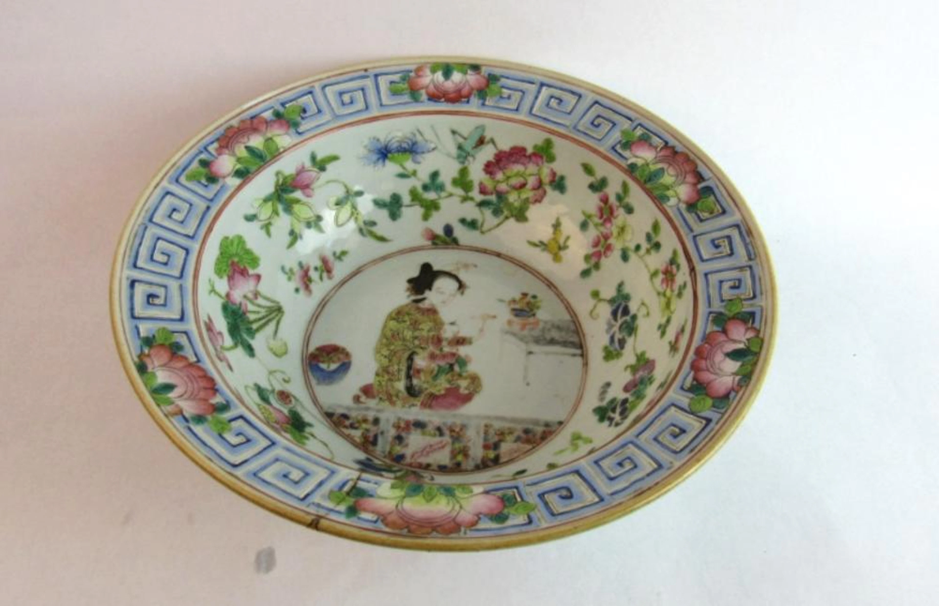 18th-19th Century Qing Dynasty Fen Cai Bowl