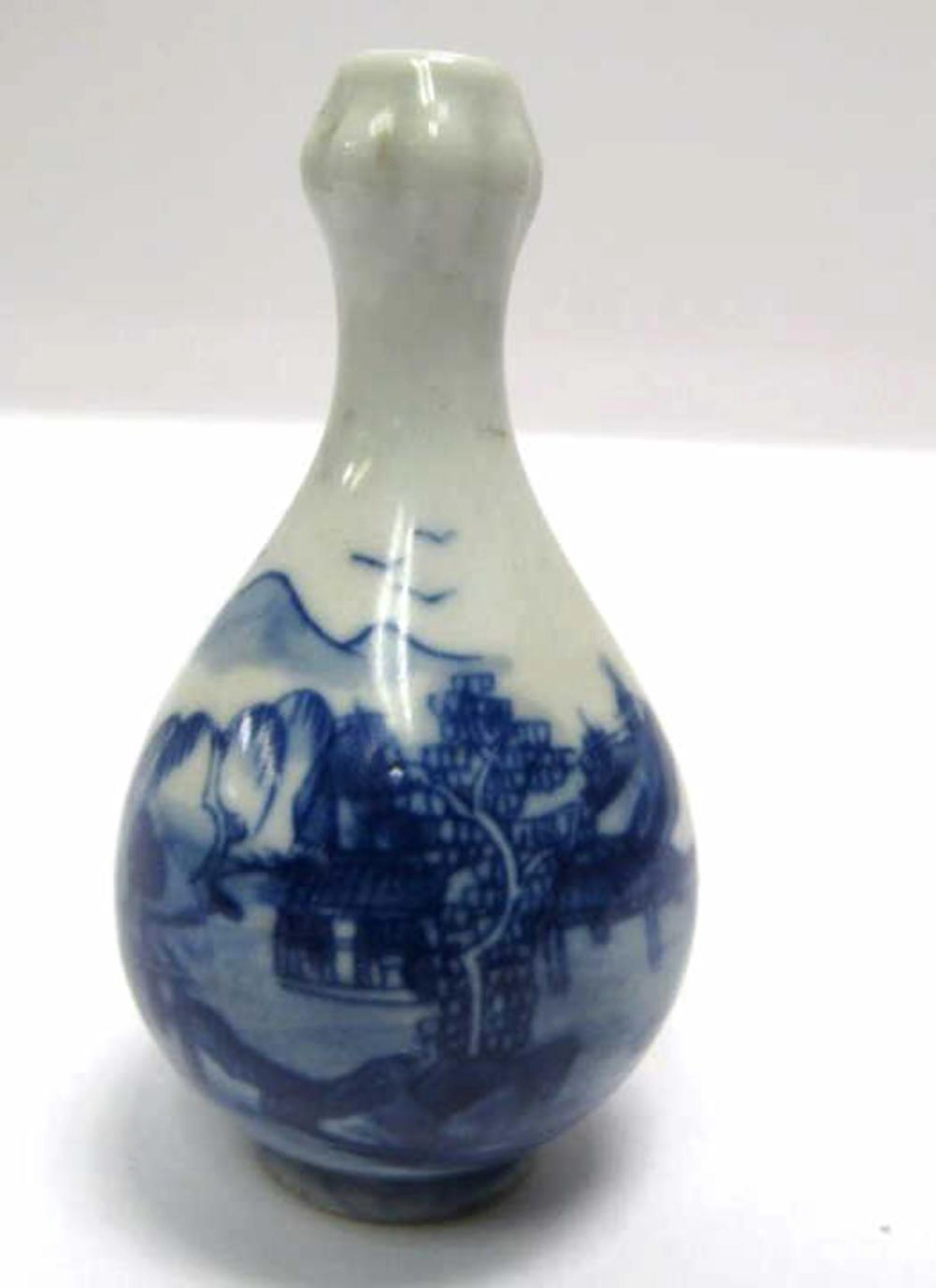 Small Blue and white Snuff Bottle