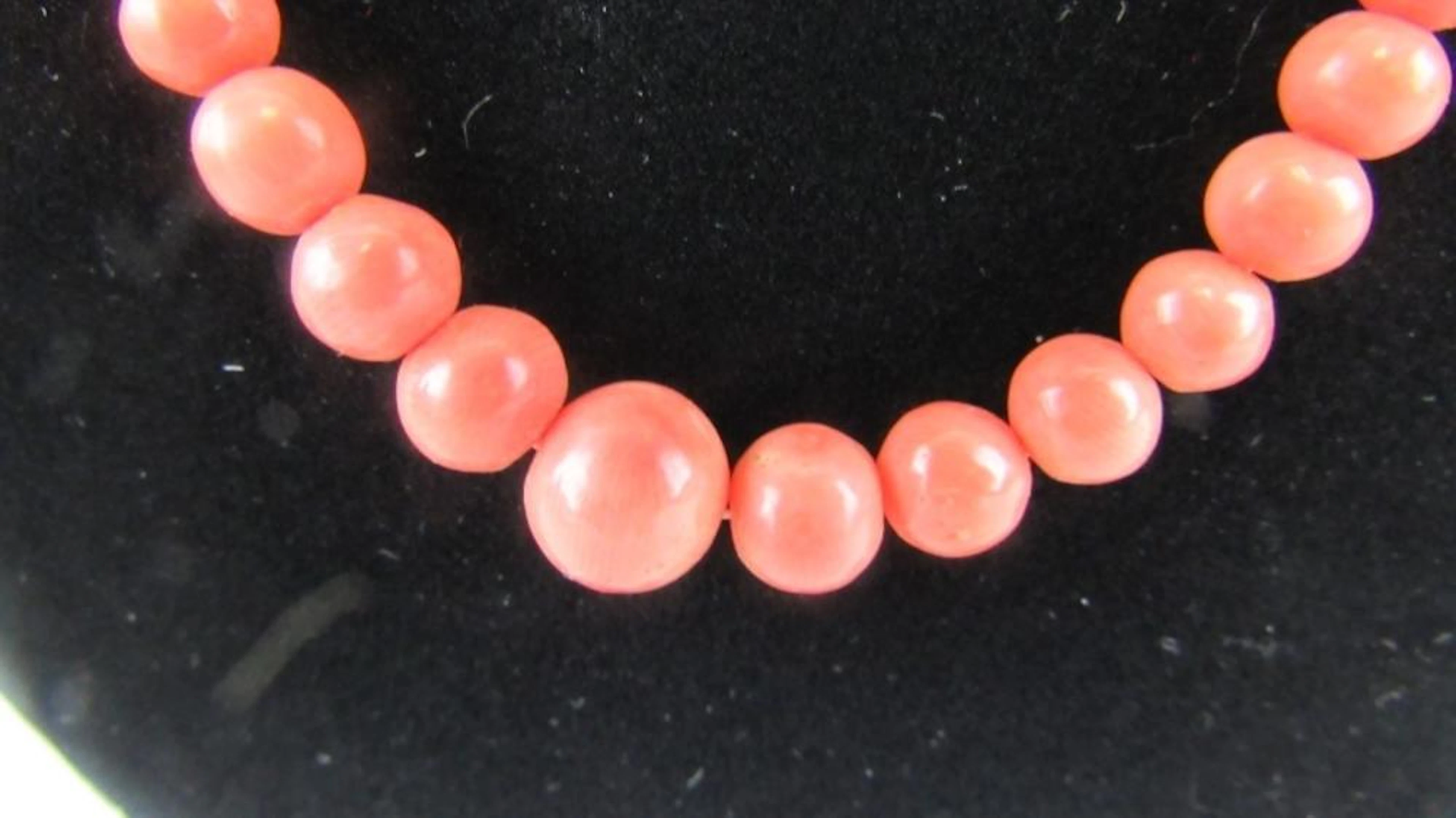 Old Coral Bead Necklace