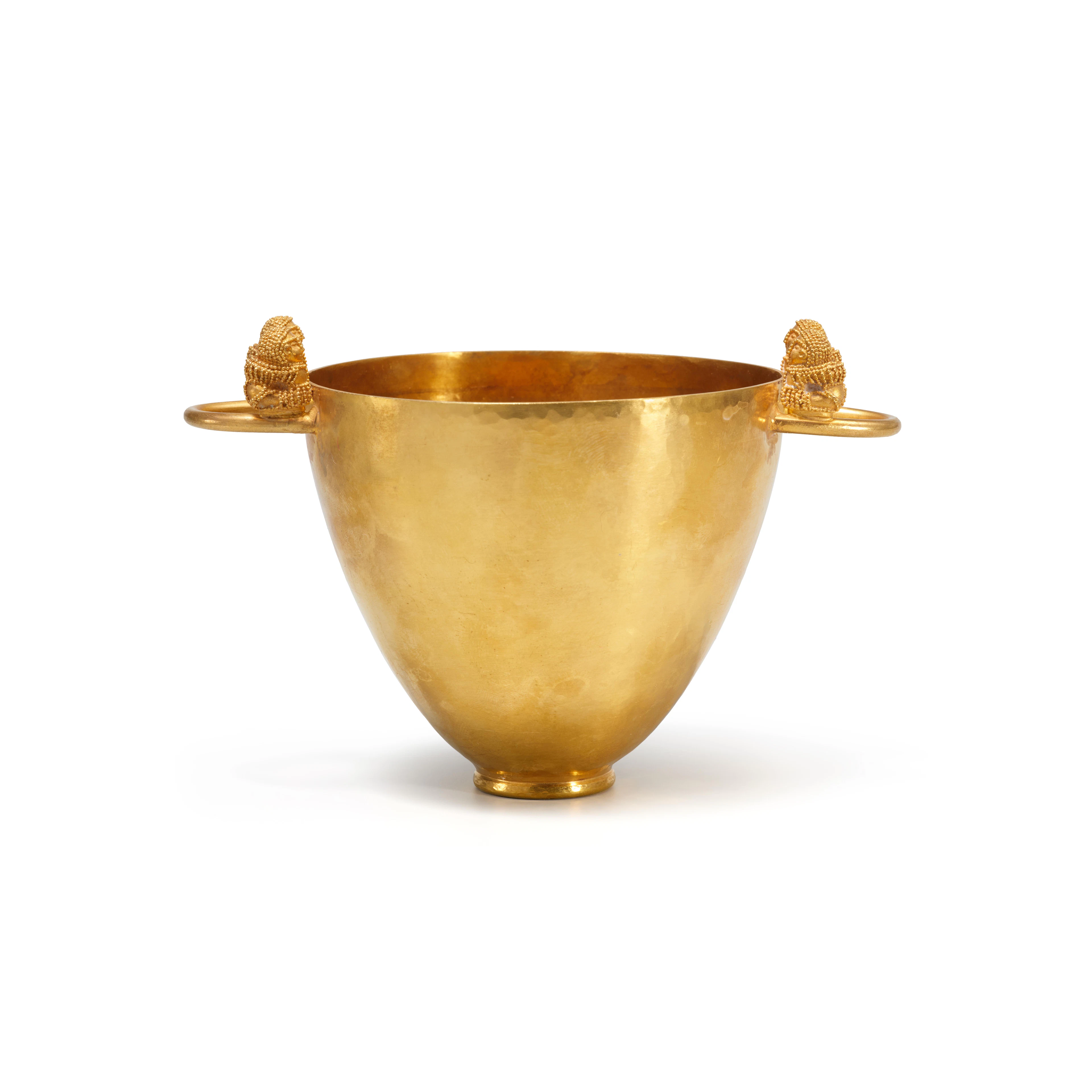 A Greek 22ct gold replica of an Etruscan cup |...