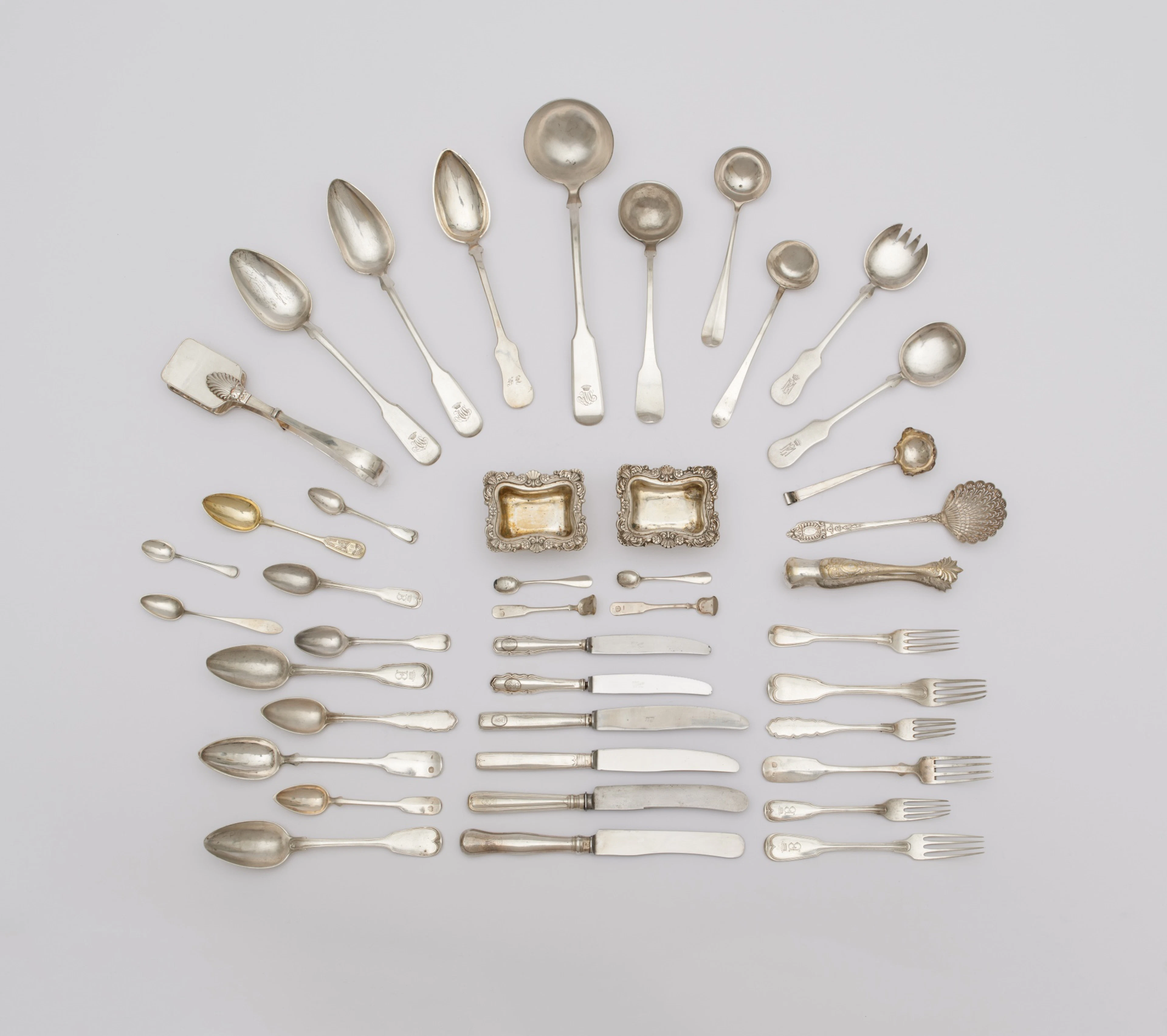 An extensive group of silver flatware | Umfangreiche Gruppe von Silberbesteck
