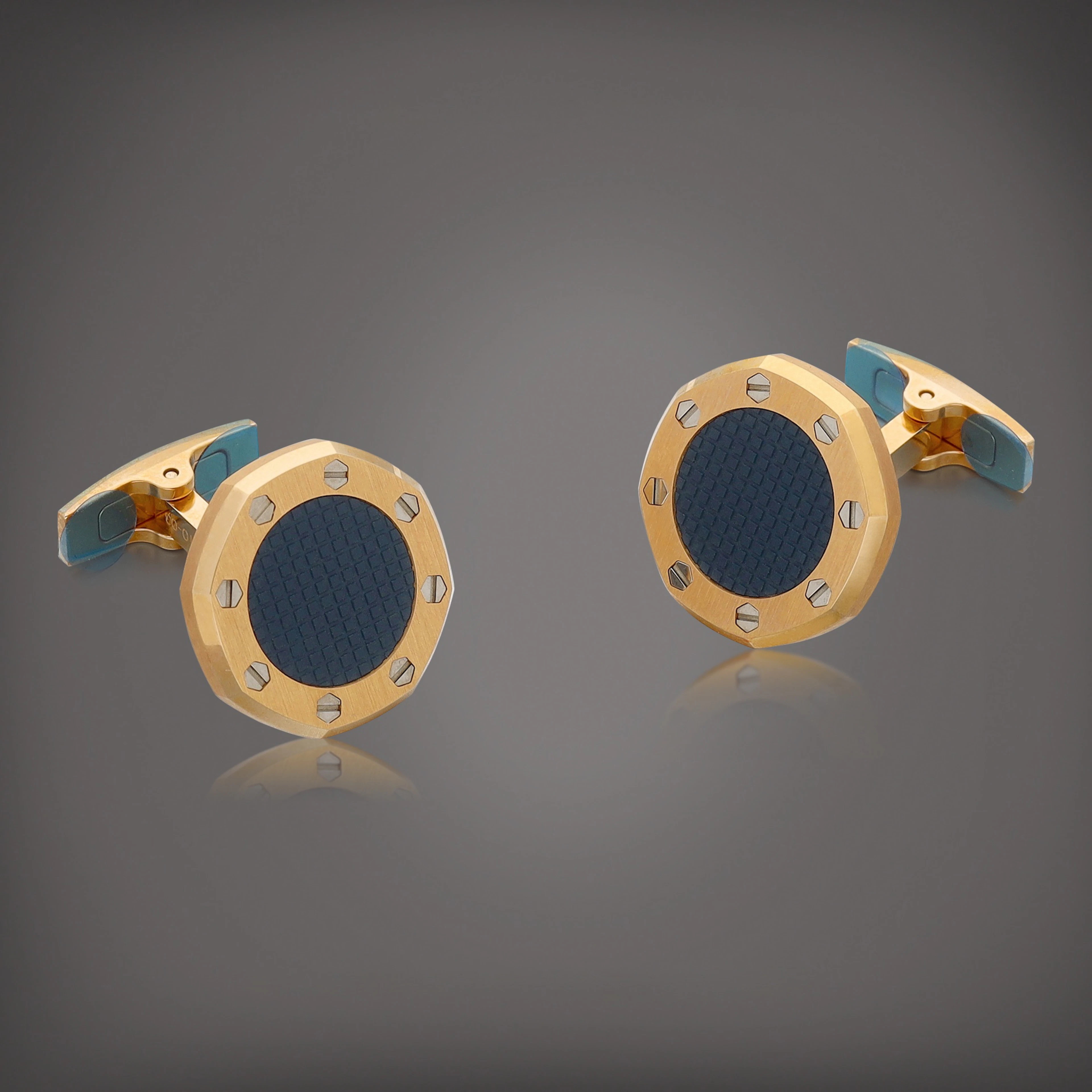 Royal Oak | A pair of pink gold cufflinks