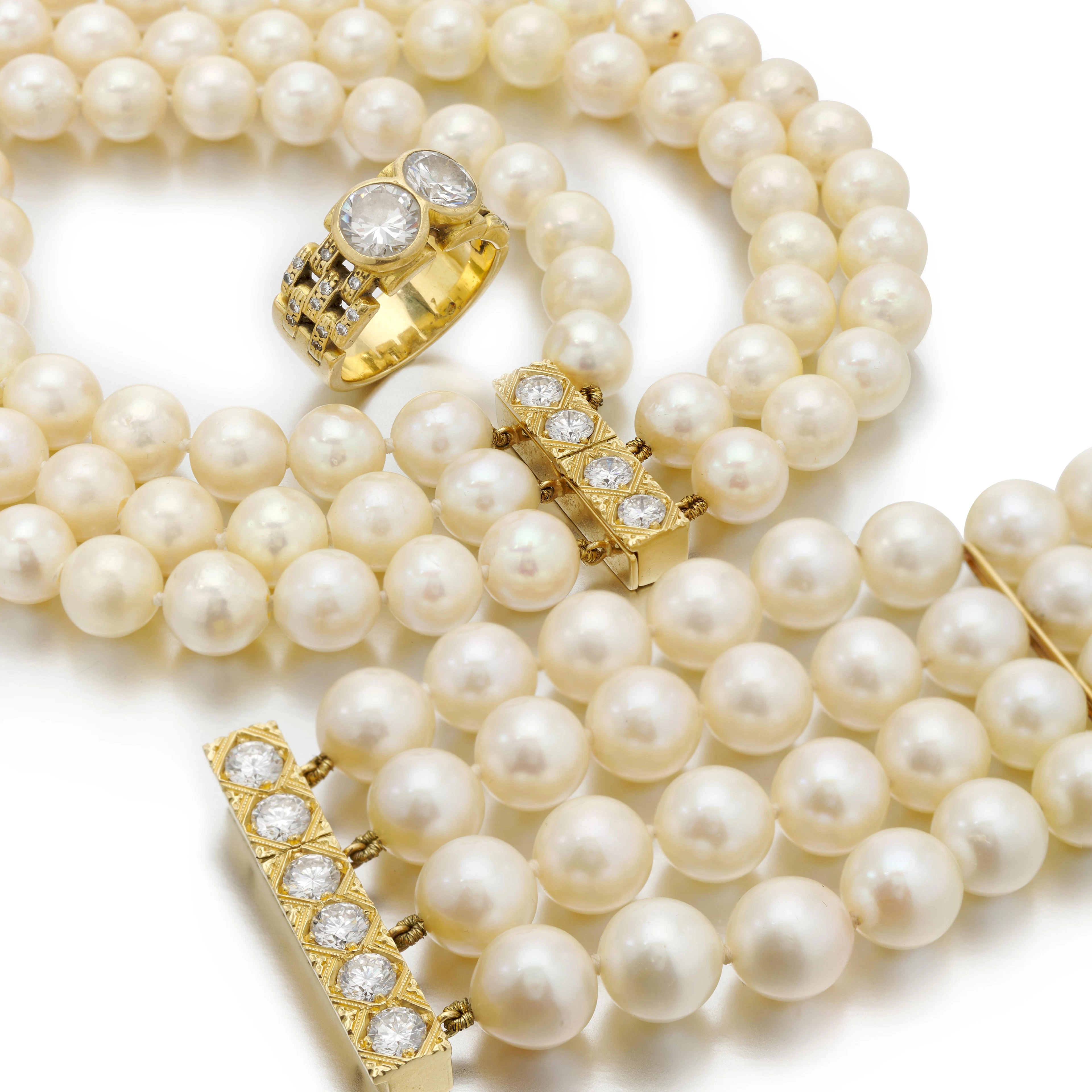 Cultured pearl and diamond necklace and bracelet and a diamond ring (Collana