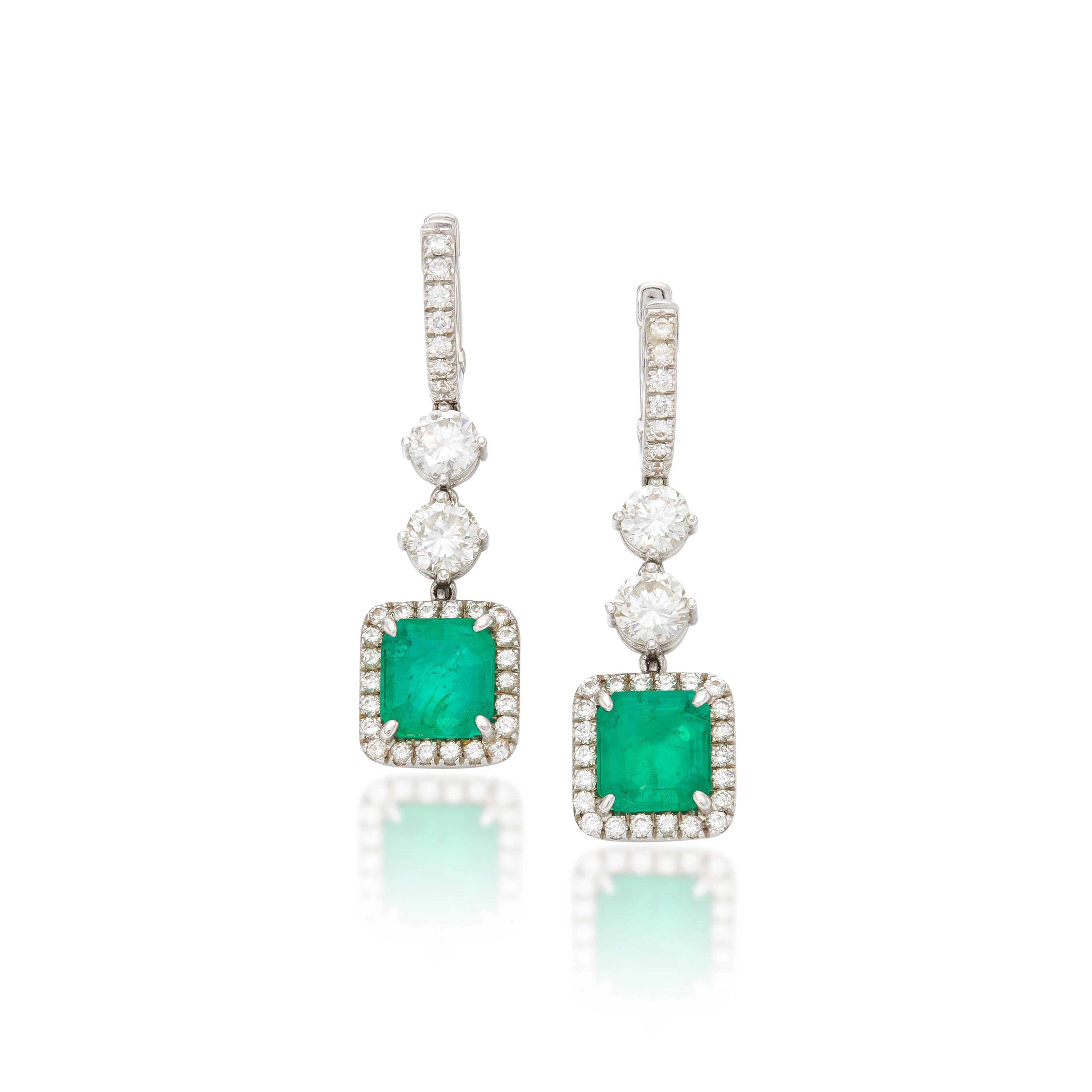 Emerald and diamond pendant earrings (Paio di orecchini...