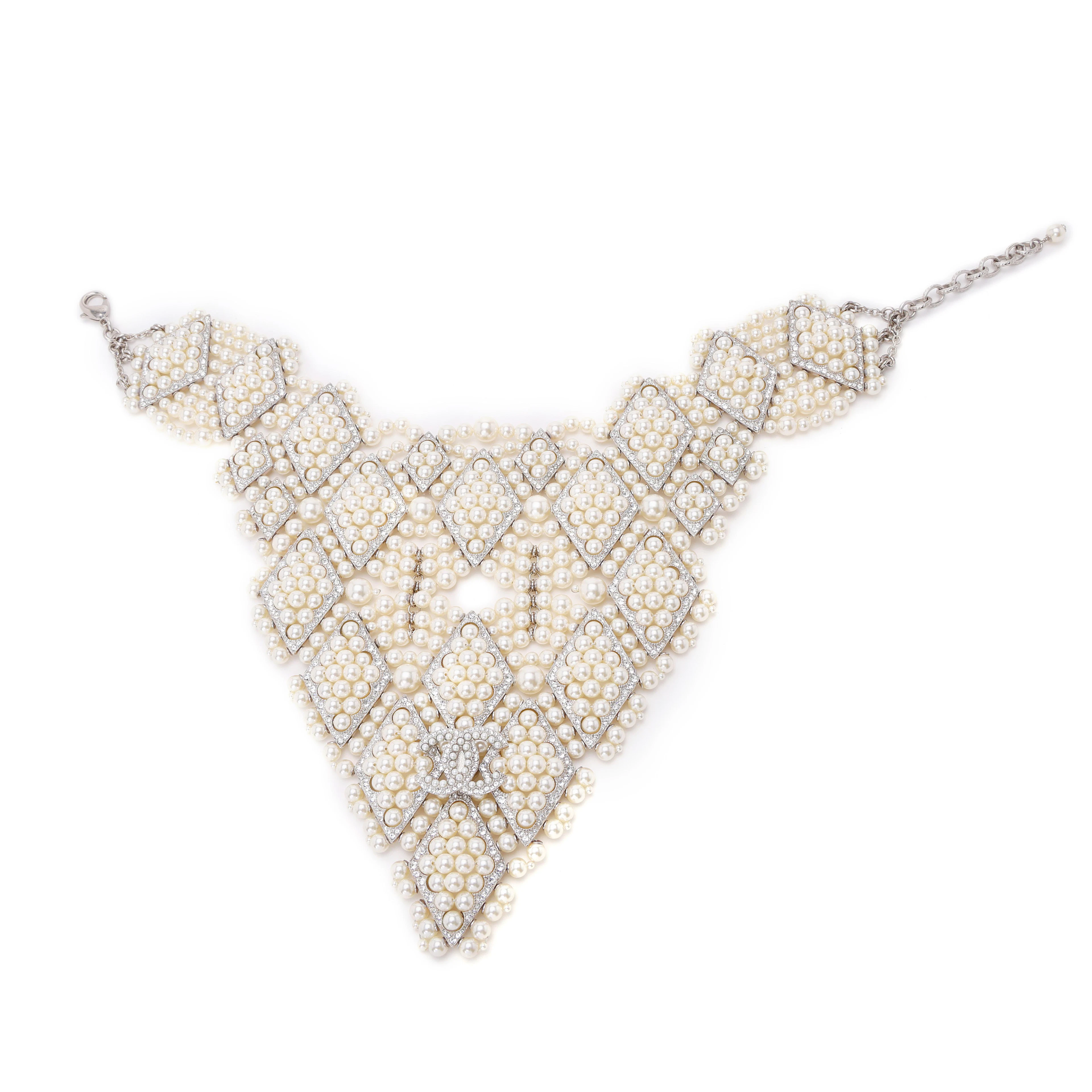 White Imitation Pearl, Strass, and Silver Metal Collar Necklace, 2019
