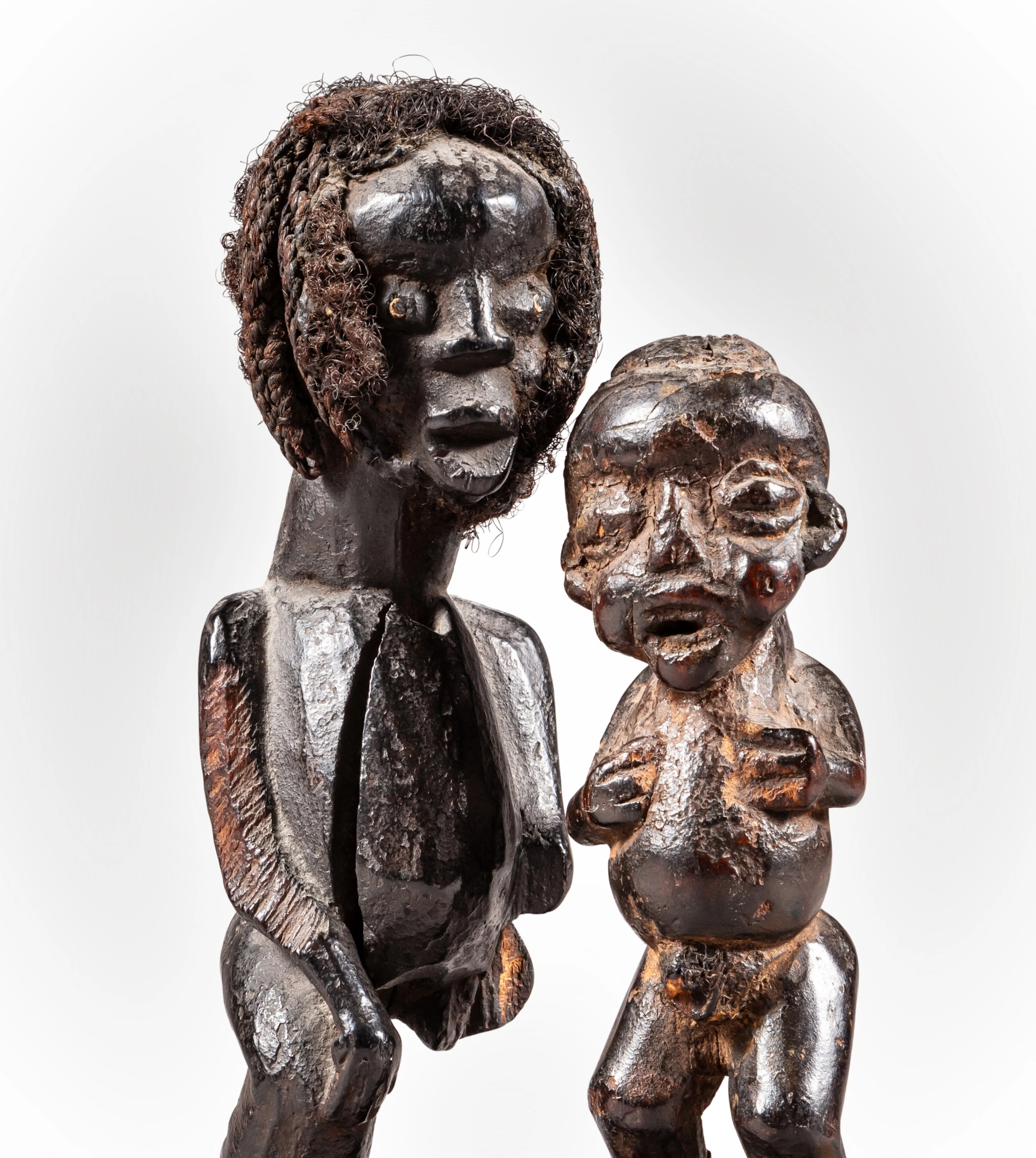 Deux statuettes Bamileke, Cameroun | Two Bamileke Figurines, Cameroo