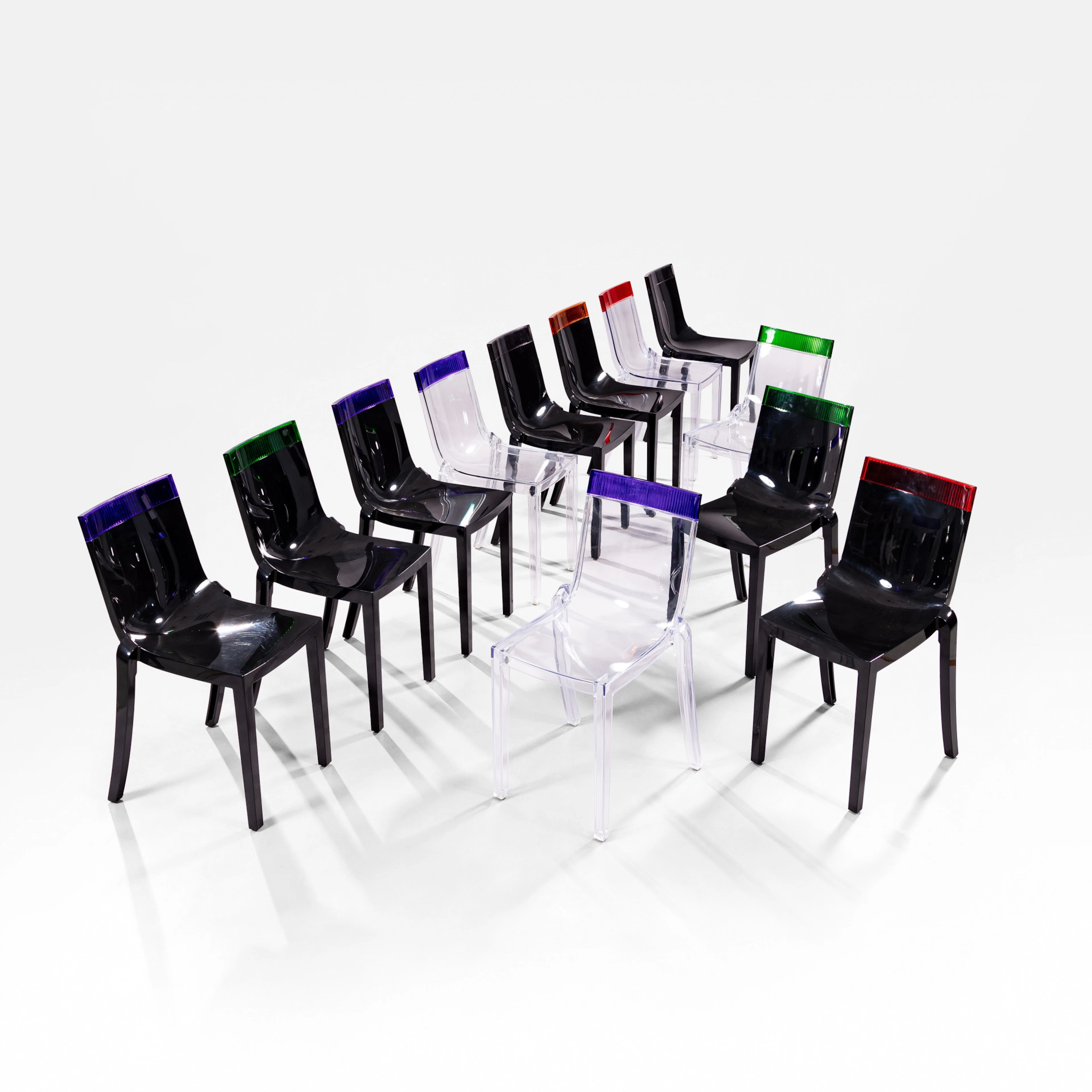 Twelve chairs HI CUT | Douze chaises HI CUT