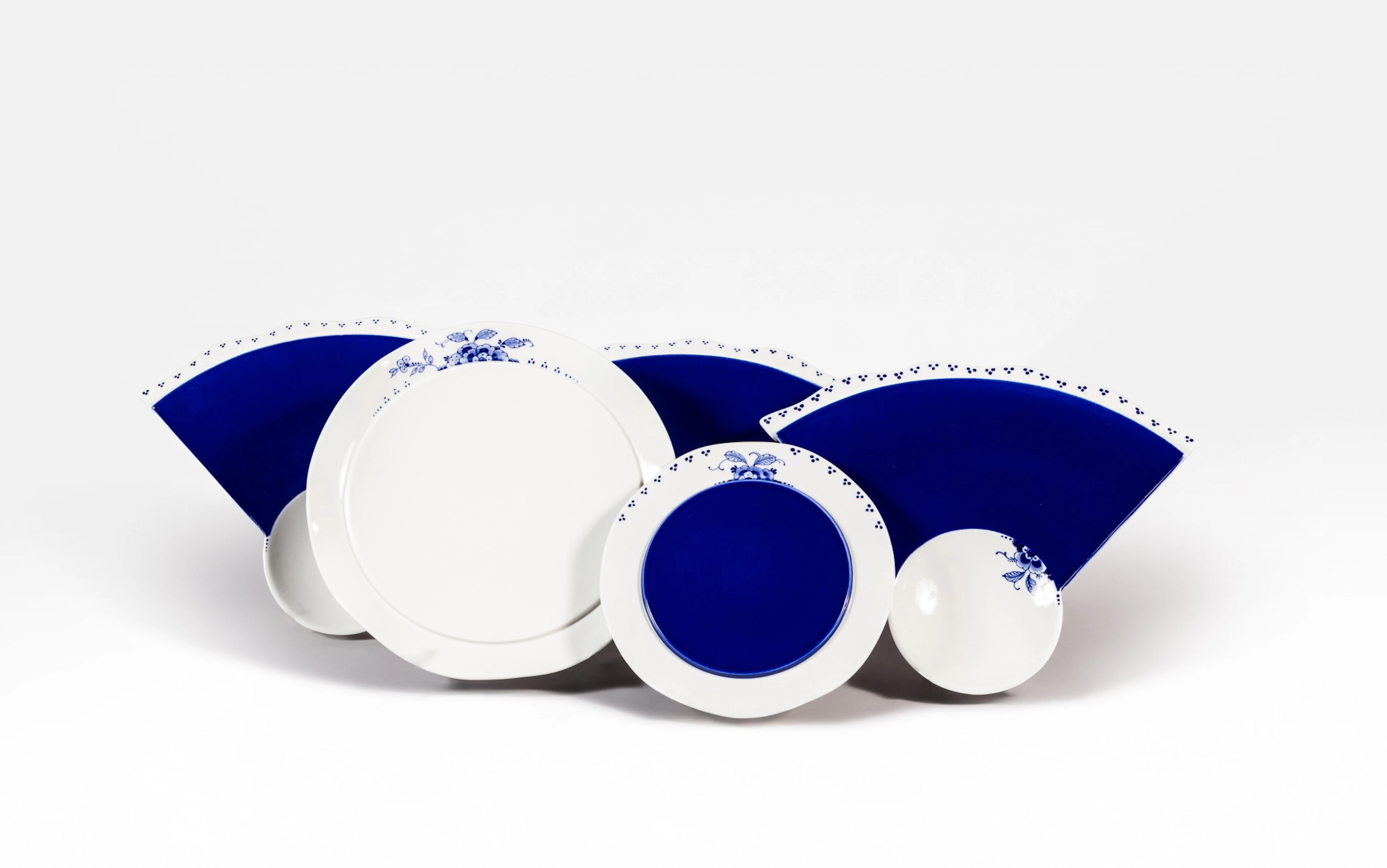 Albertine dinner service and Swann teapot and six cups