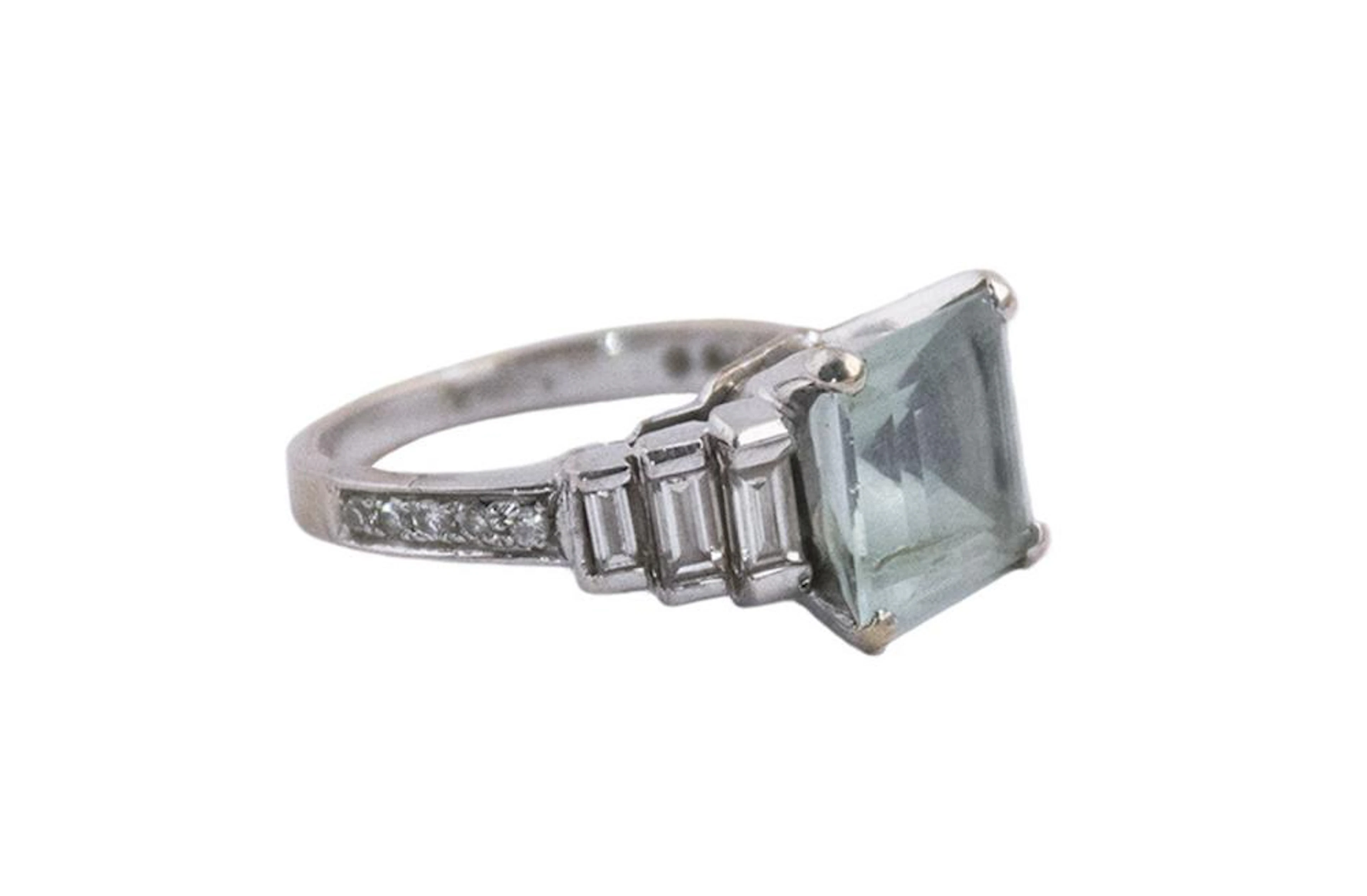Aquamarine ring / Anello con acquamarina e diamanti