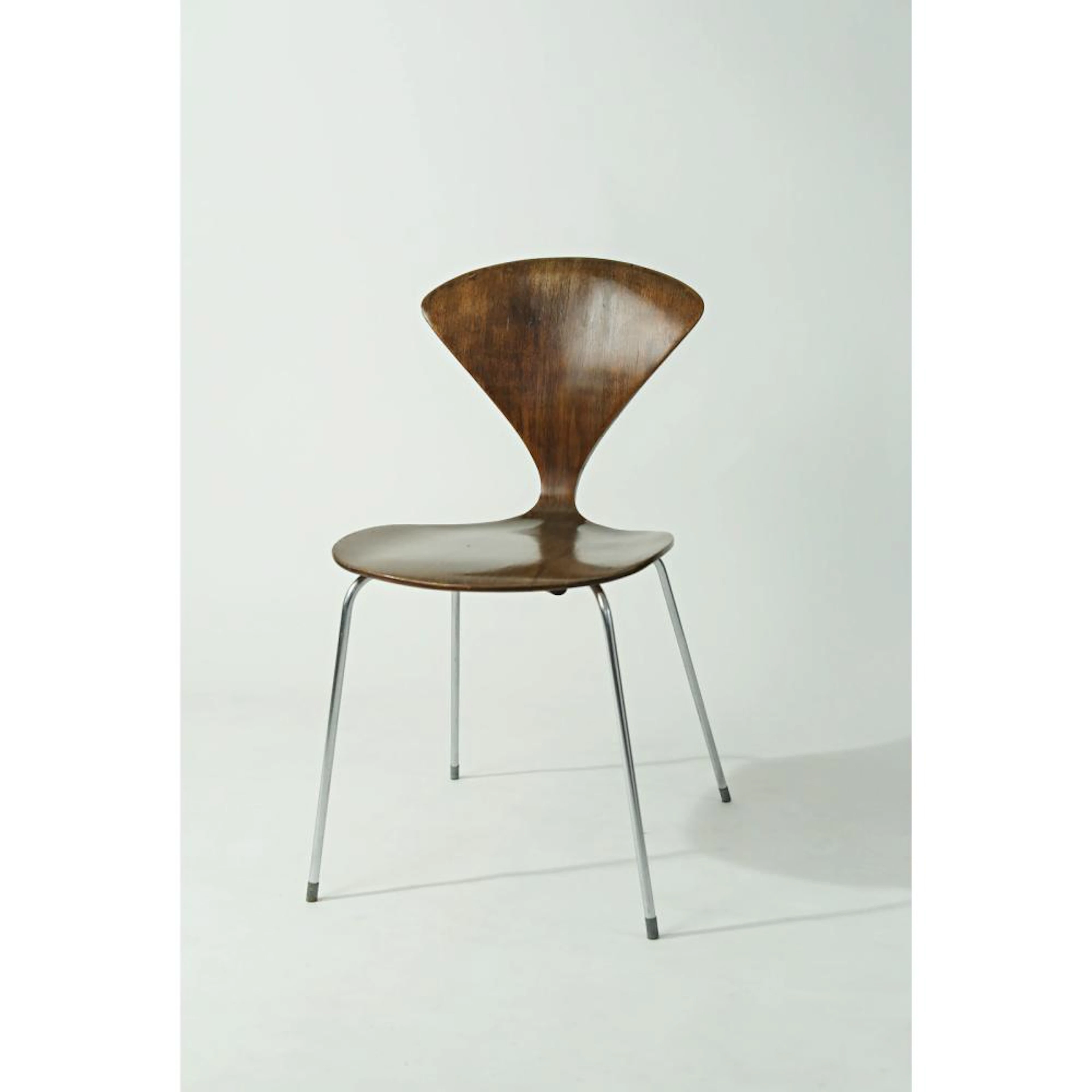 Early Metal Base Cherner Chair