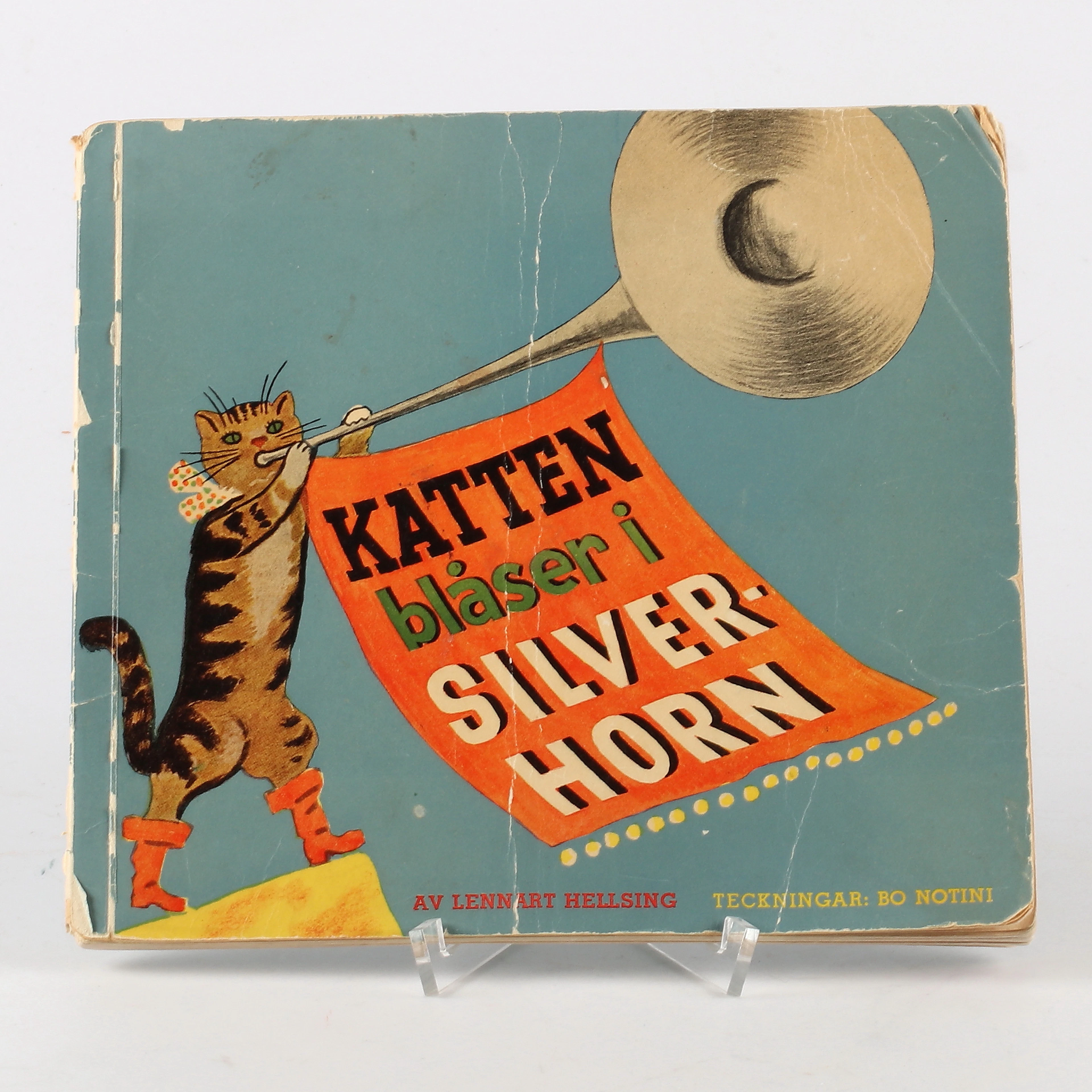 LENNART HELSING. Bok, "Katten blåser i Silverhorn", 1:a upplaga, Kooperativa förbundets bokförlag.,1945.