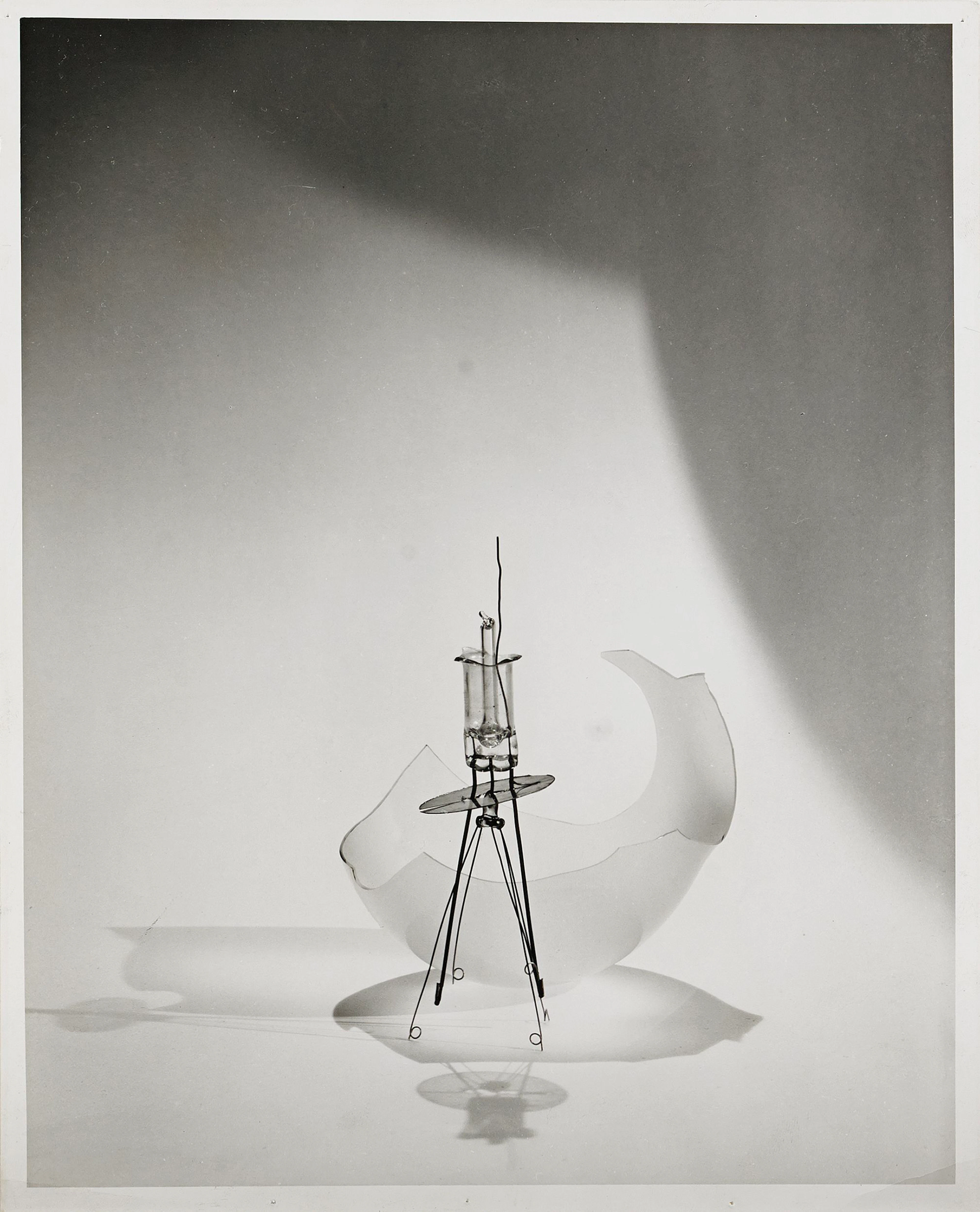 Rolf Winquist, Broken Bulb