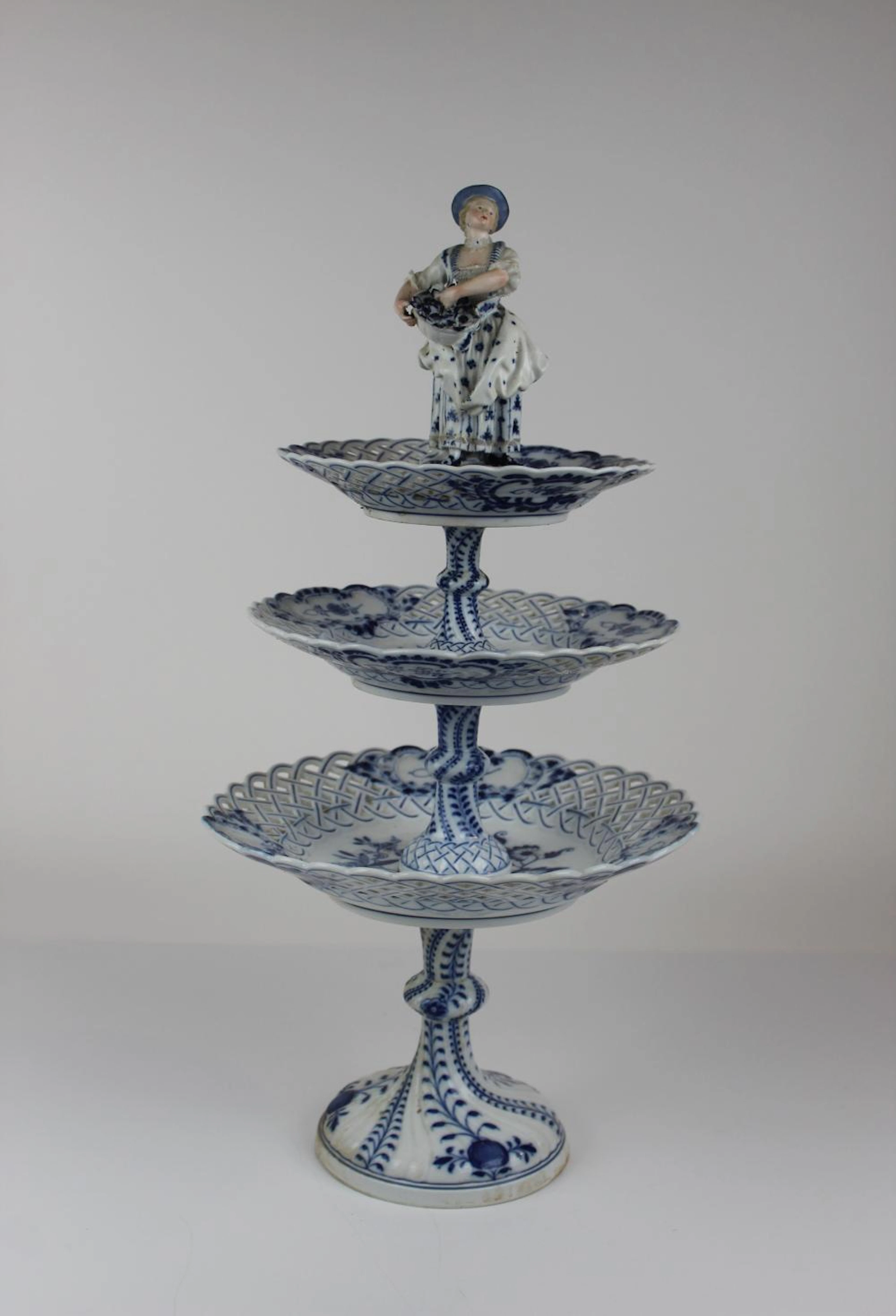 Figural Serves 3-Tier Open Filligree Plate Stand