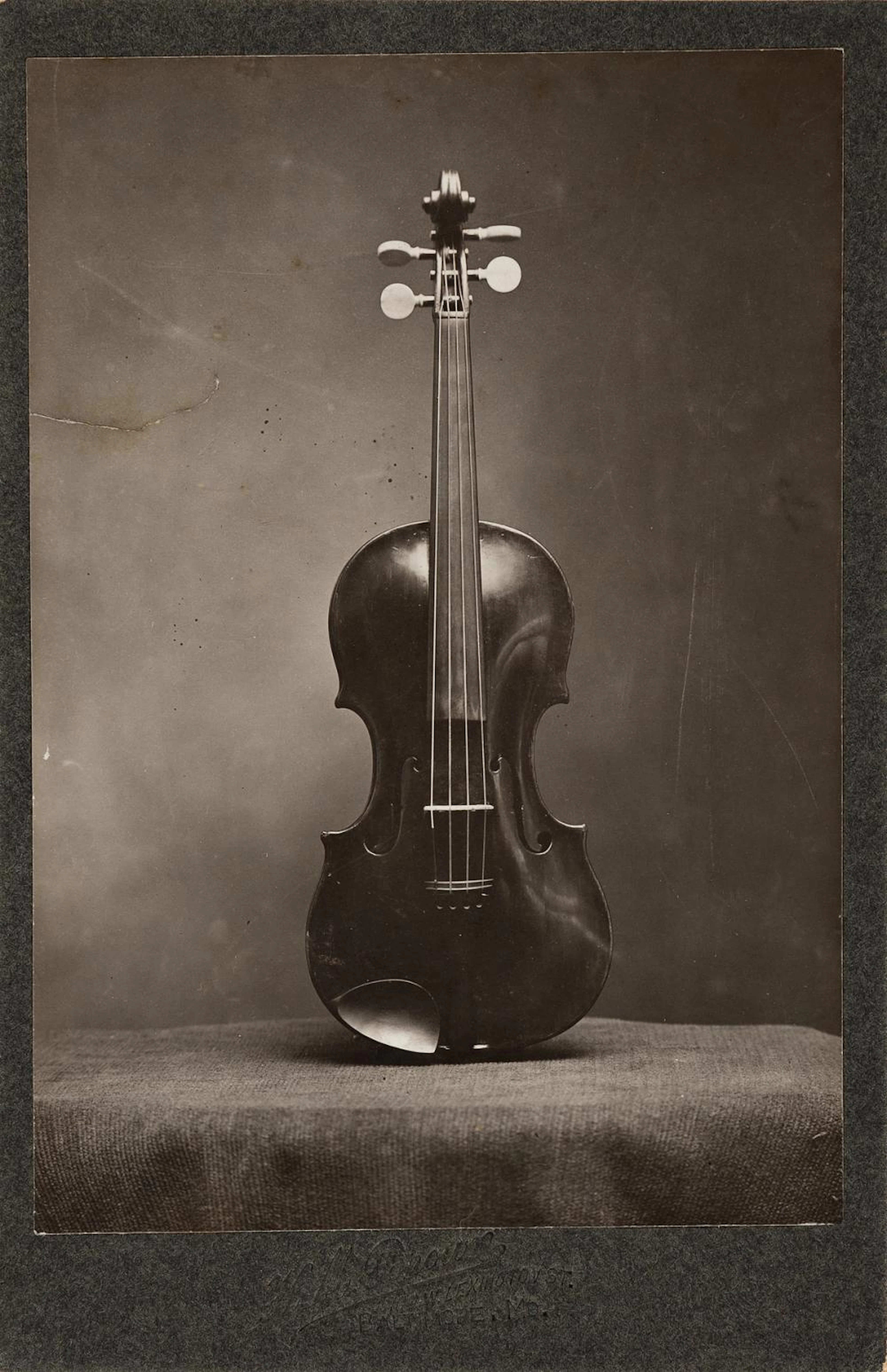 (THOMAS JEFFERSON.) Photograph of a violin thought to be Jefferson's favorite.