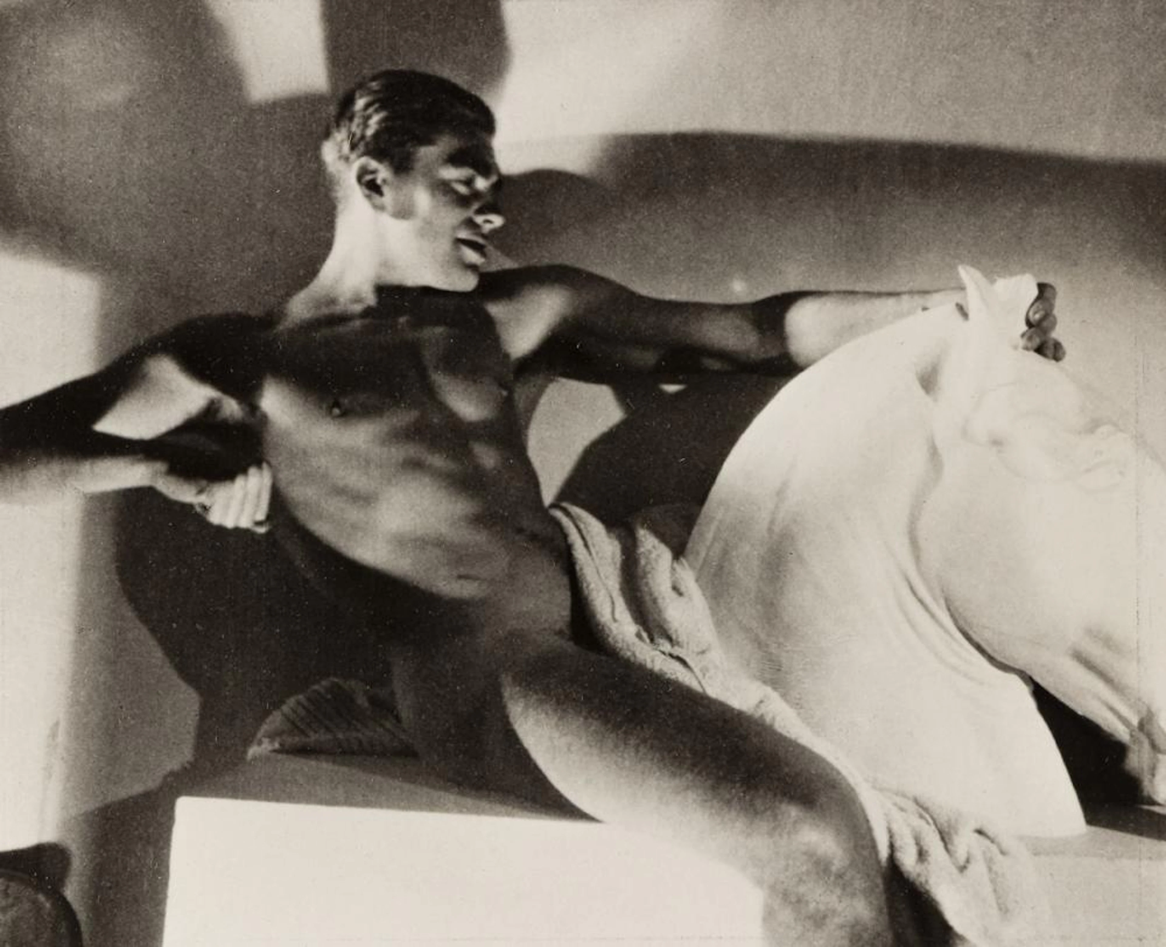 GEORGE HOYNINGEN-HUENE (1900-1968)/HORST P