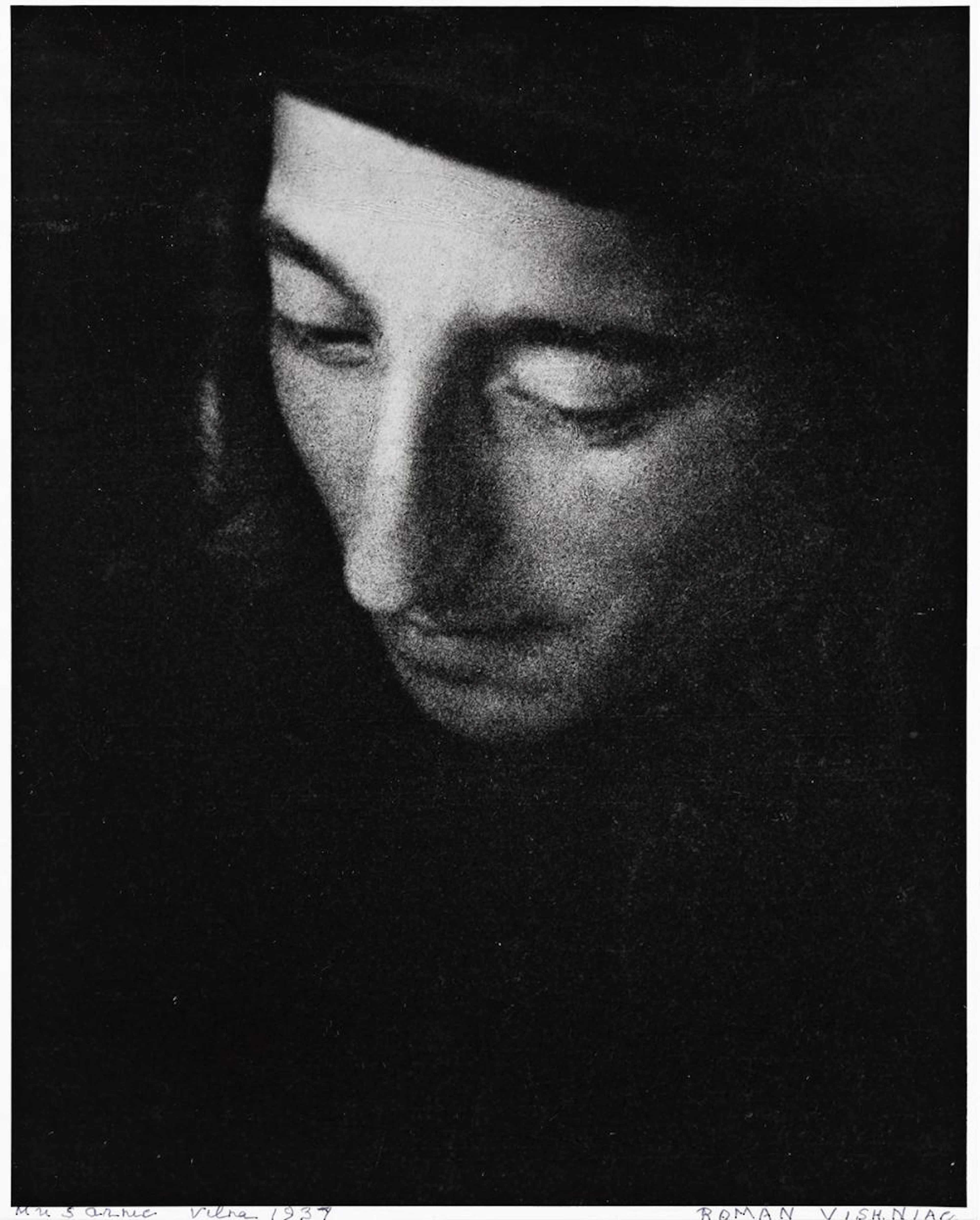ROMAN VISHNIAC (1887-1990) Musarnic [sic] (follower of...