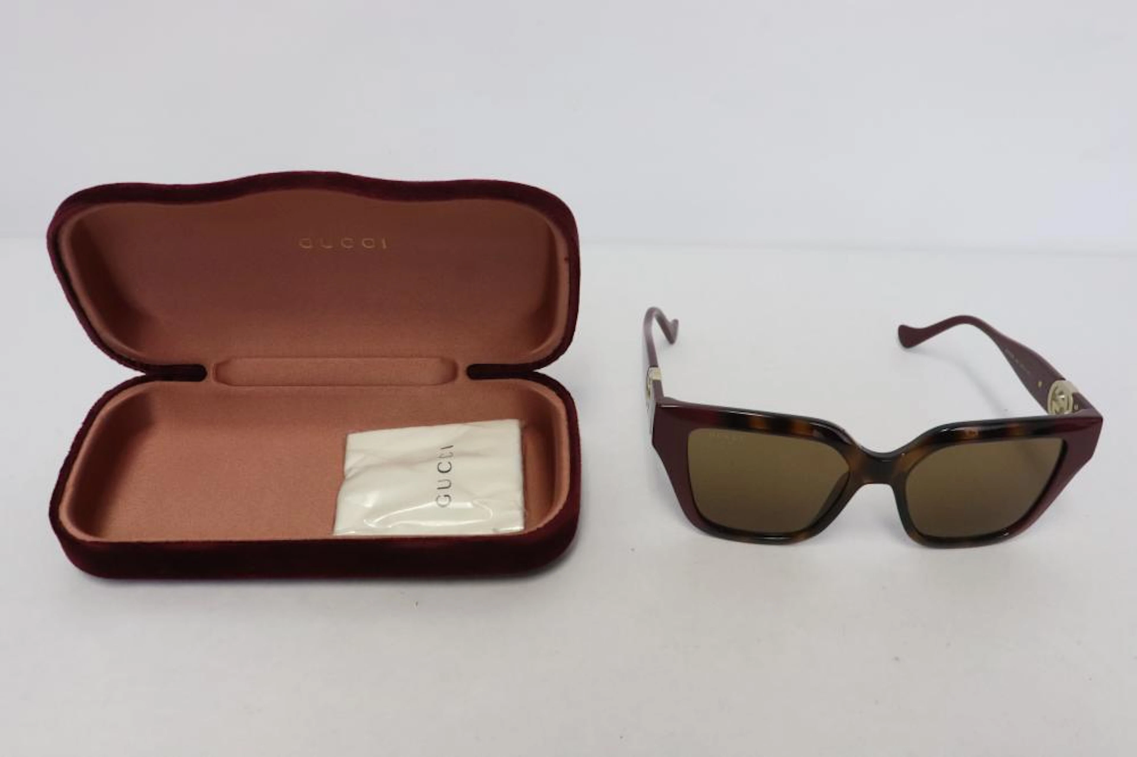 Pair Gucci sunglasses in as new conditio