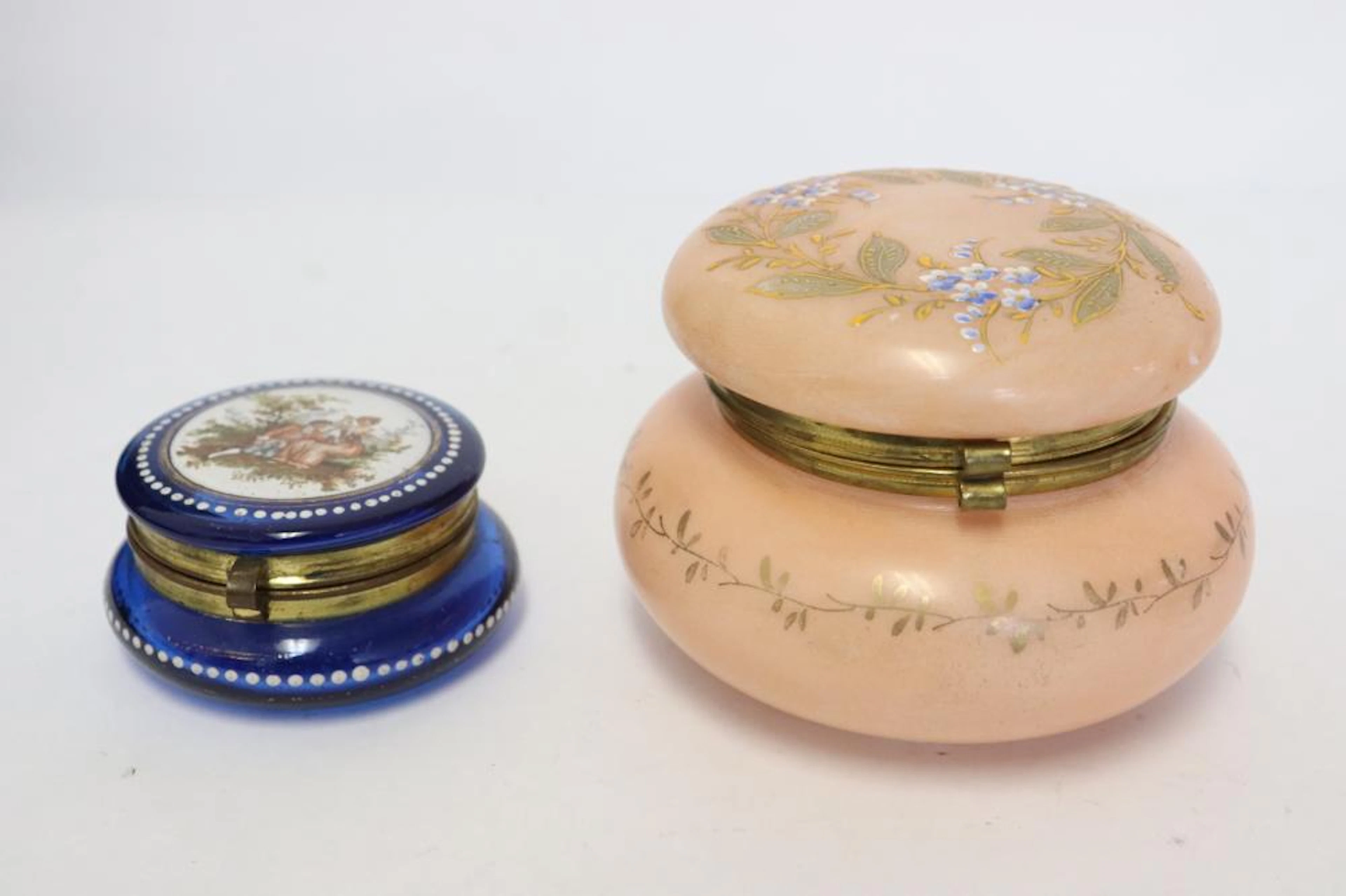 2 vintage powder jars
