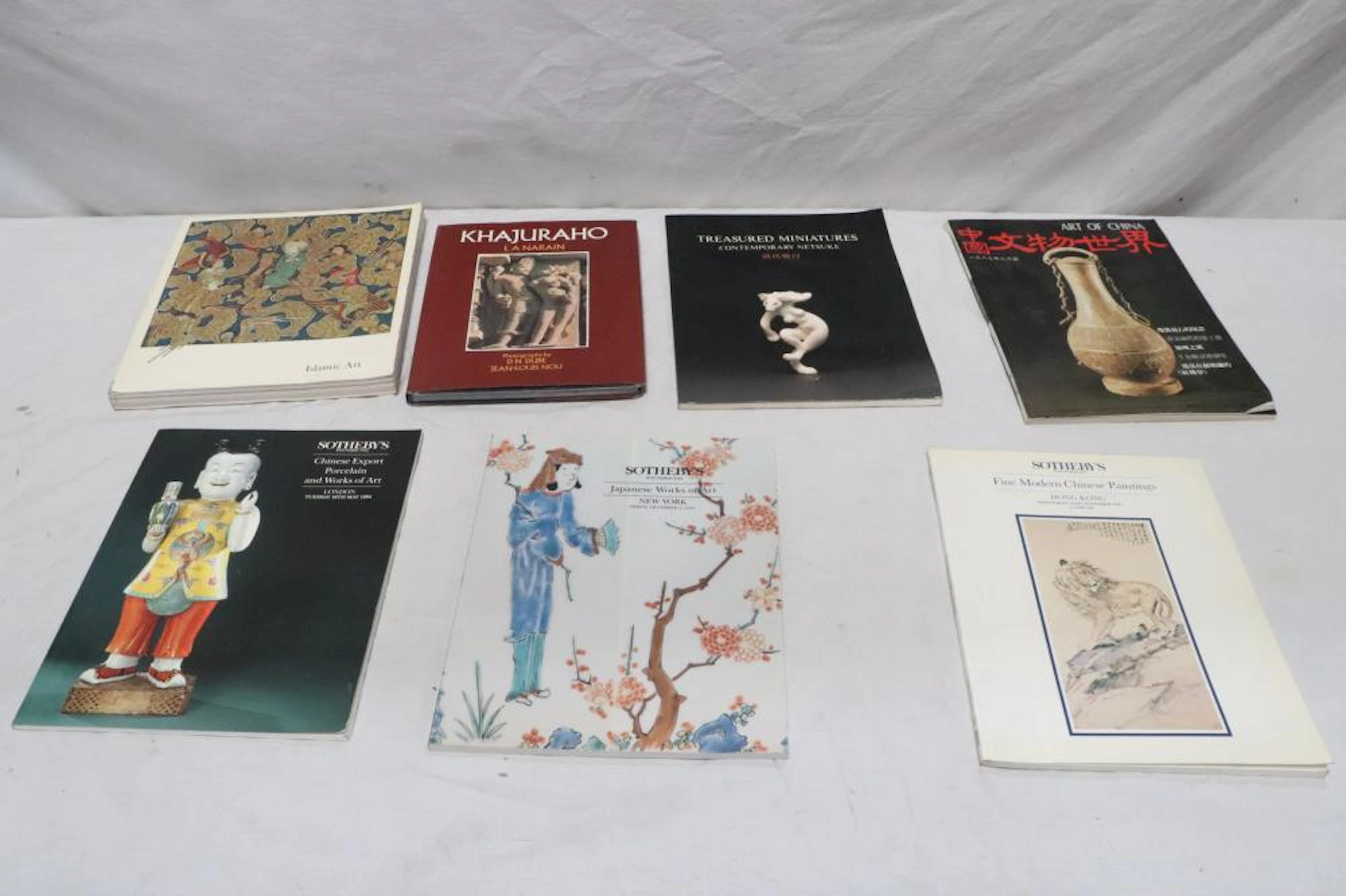 Lot of auction catalog/ reference books