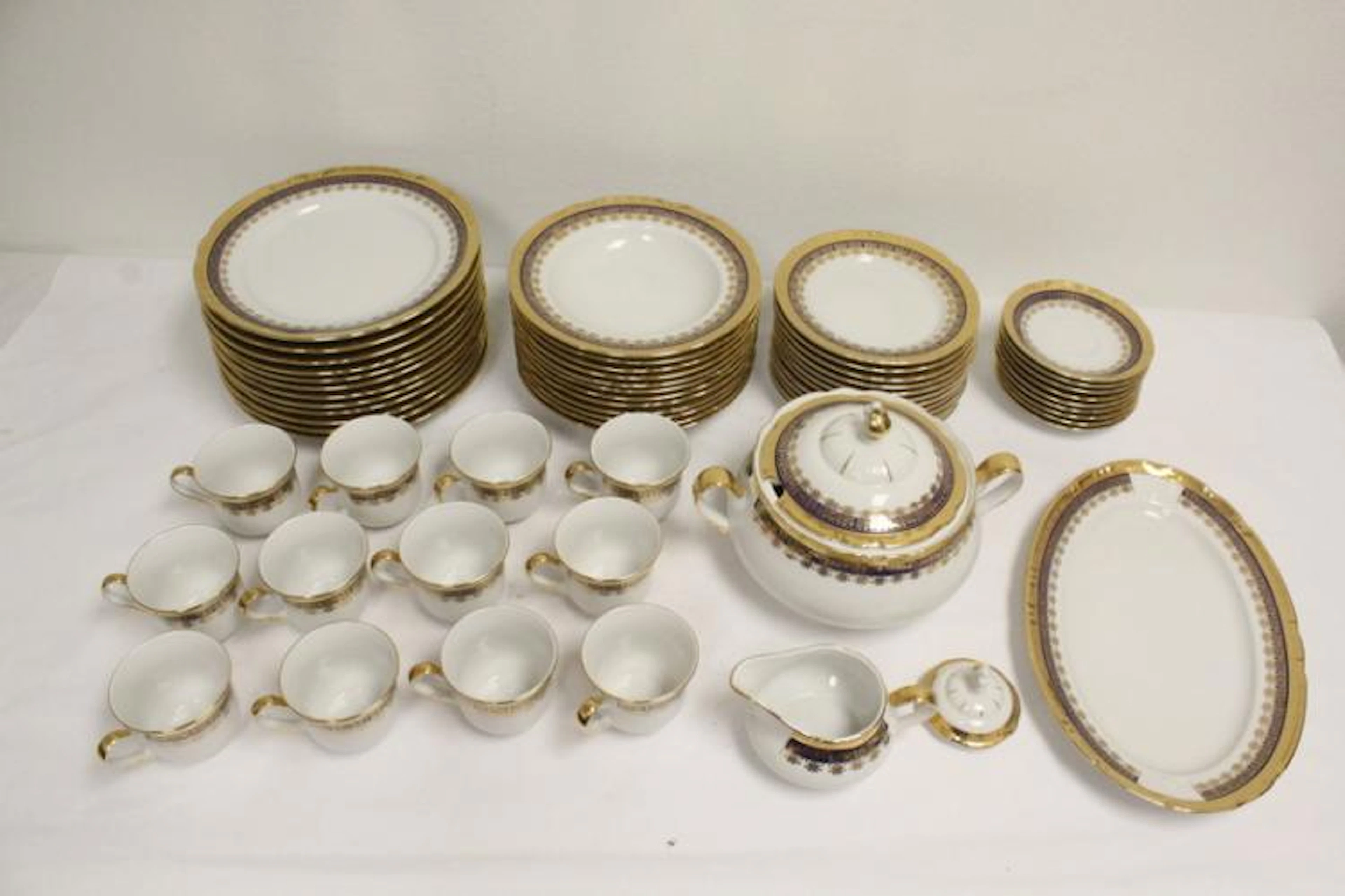 Haviland porcelain dinner set made in Czechoslovakia
