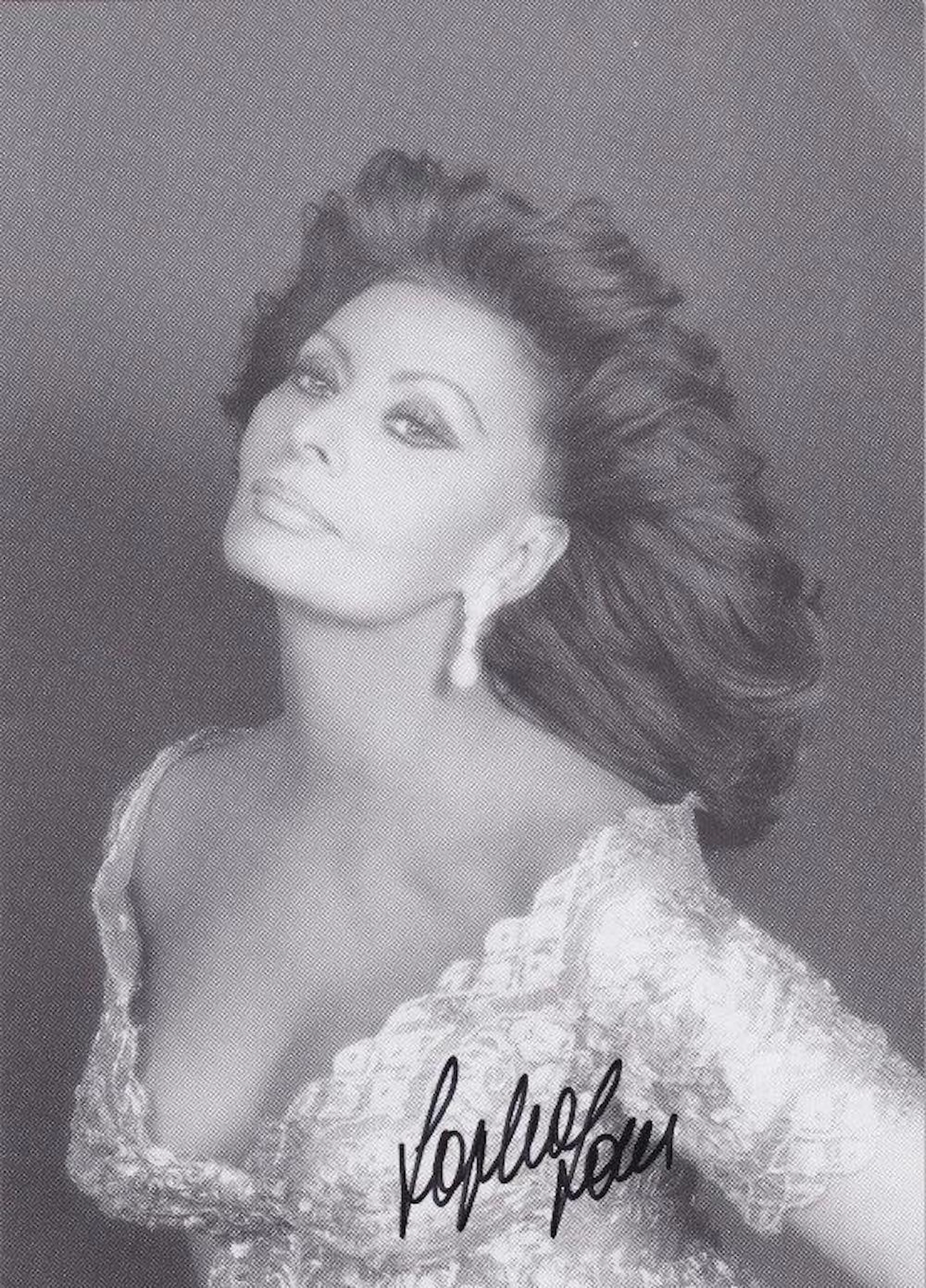 Sophia Loren - 5 x 7 Signed Photograph w/COA