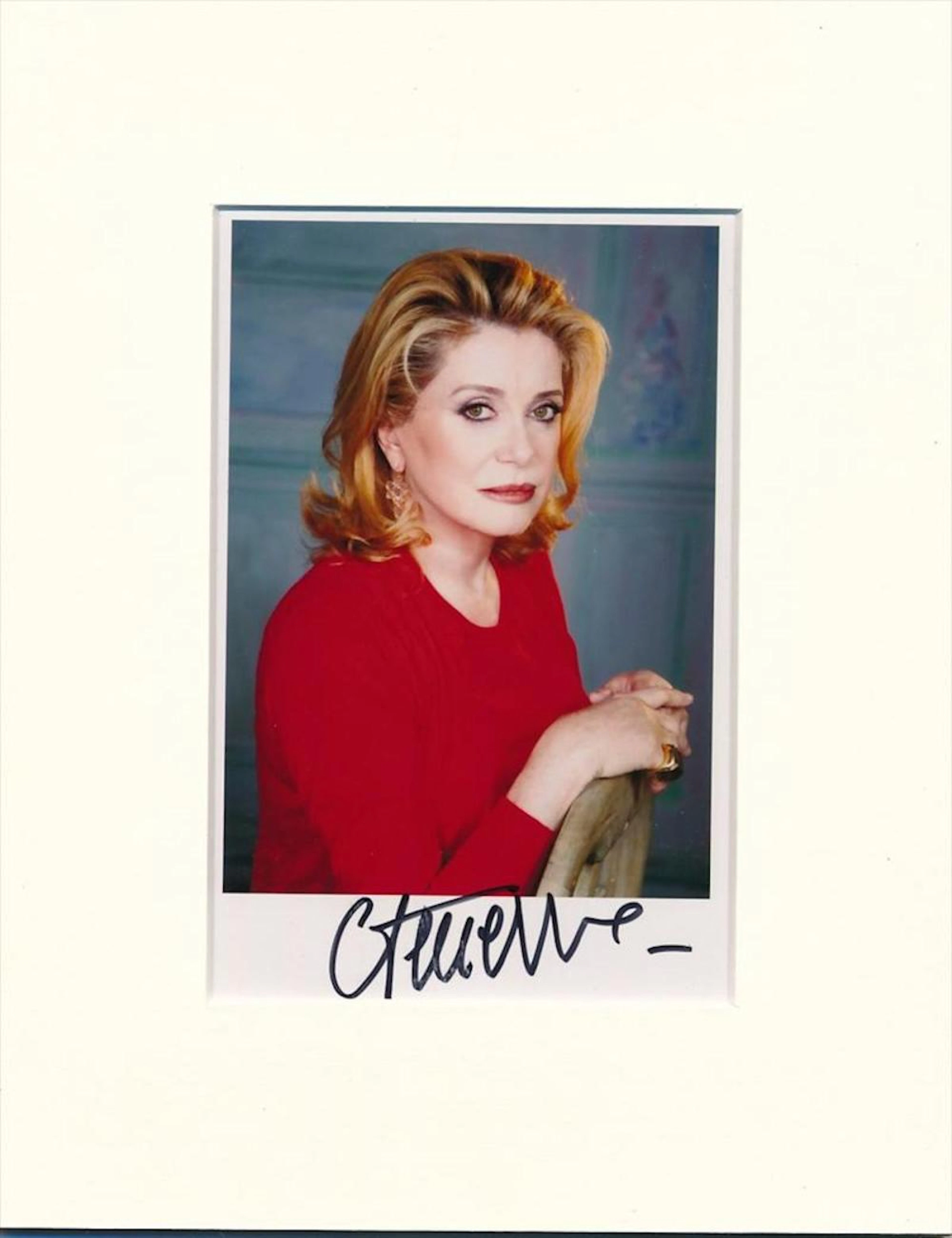 Catherine Denevue- 3.75 x 5.75 Color photo signed w/COA