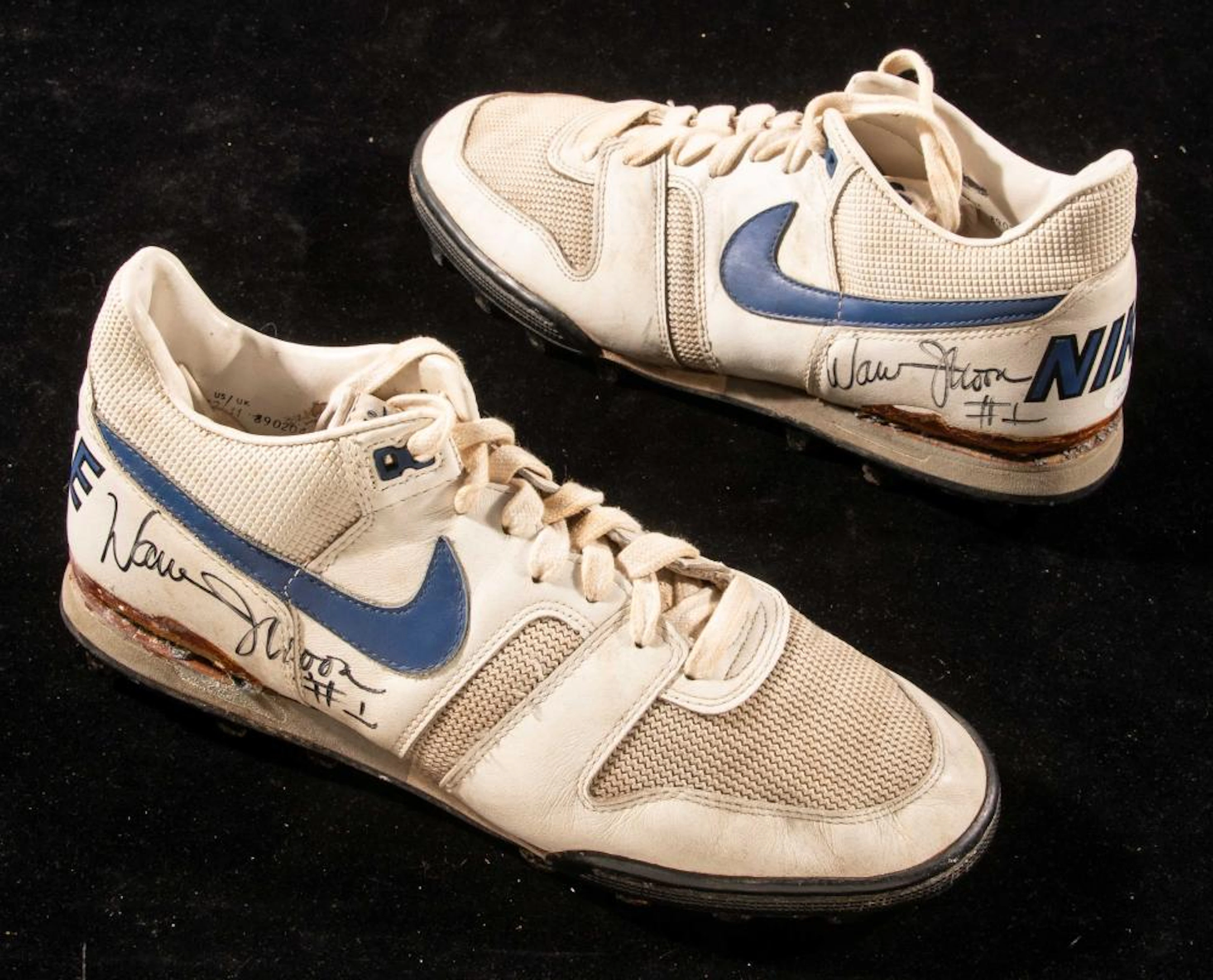 Warren Moon autographed professional model/quality cleats c.1990s.