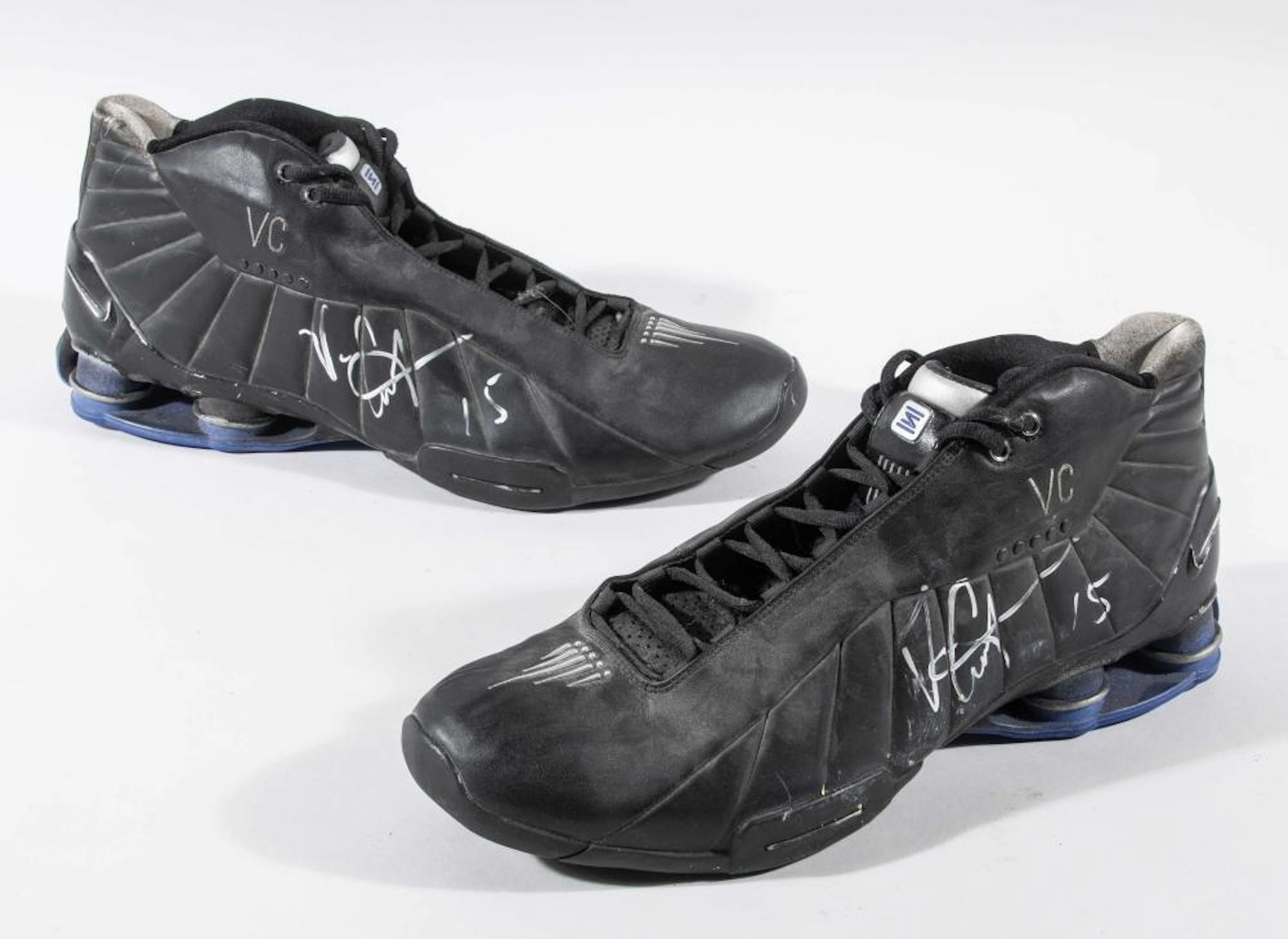 Vince Carter autographed professional model basketball sneakers c.2000-2001.