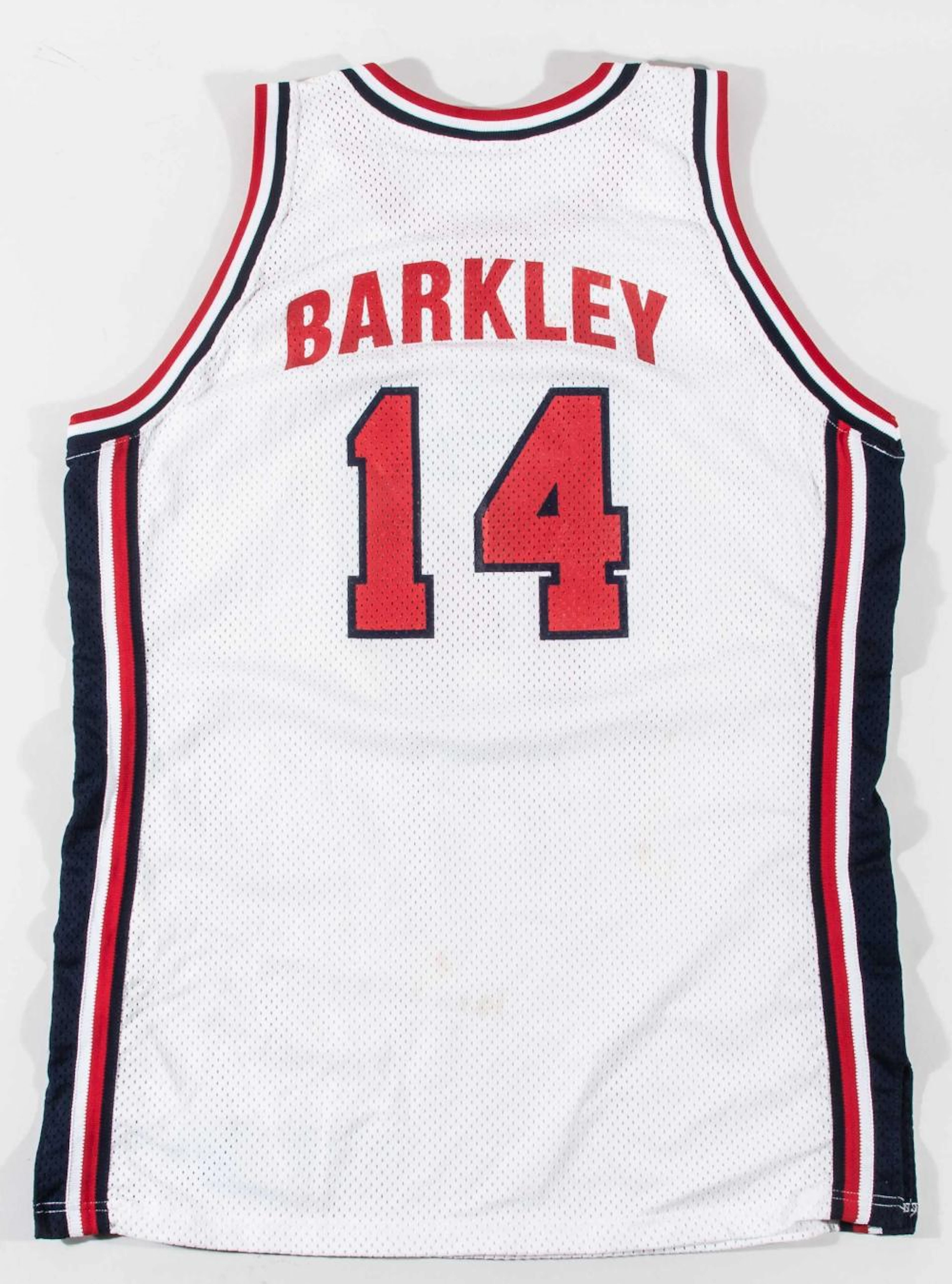 Outstanding Charles Barkley autographed 1992 USA...