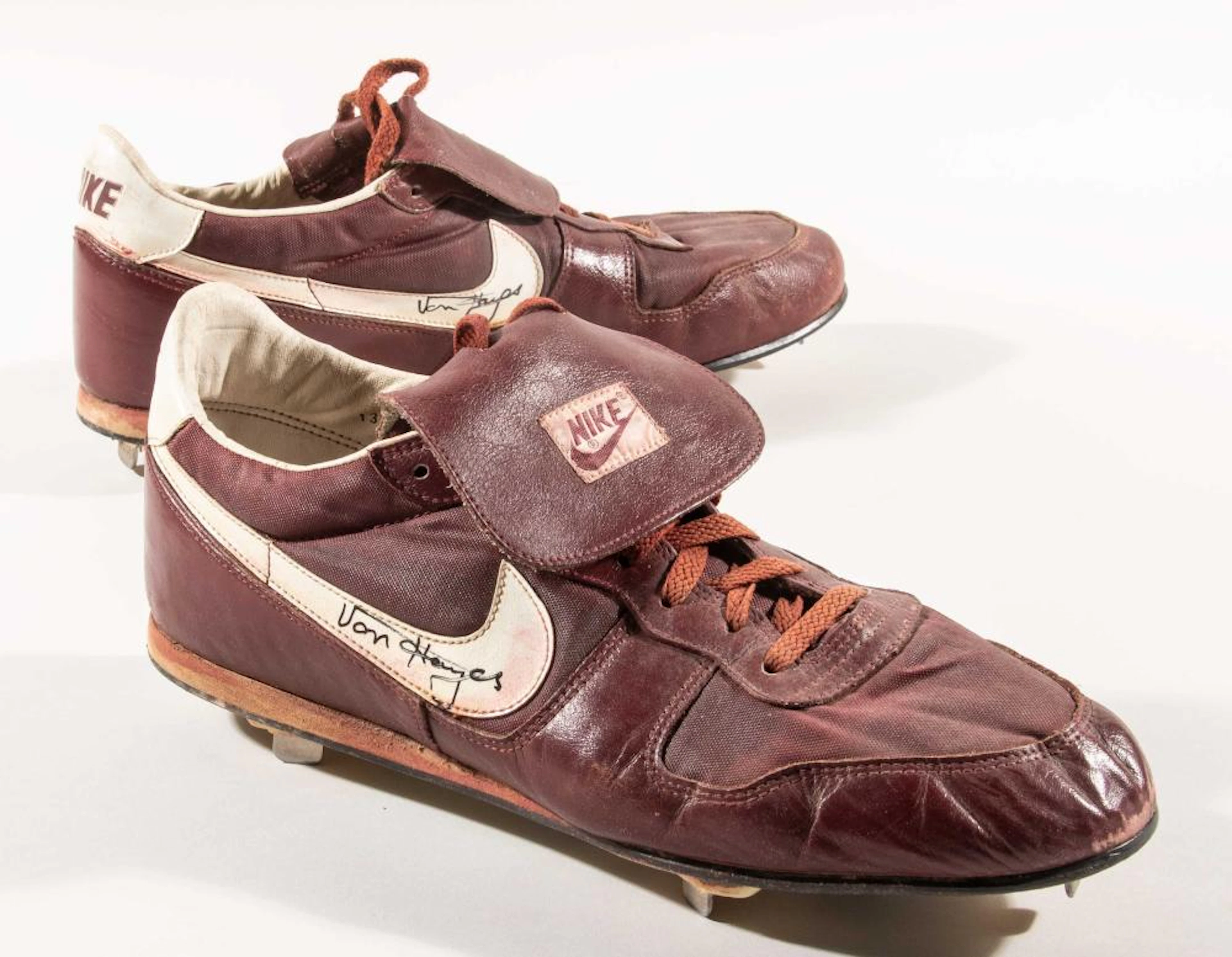 Pair of Von Hayes autographed professional model baseball cleats