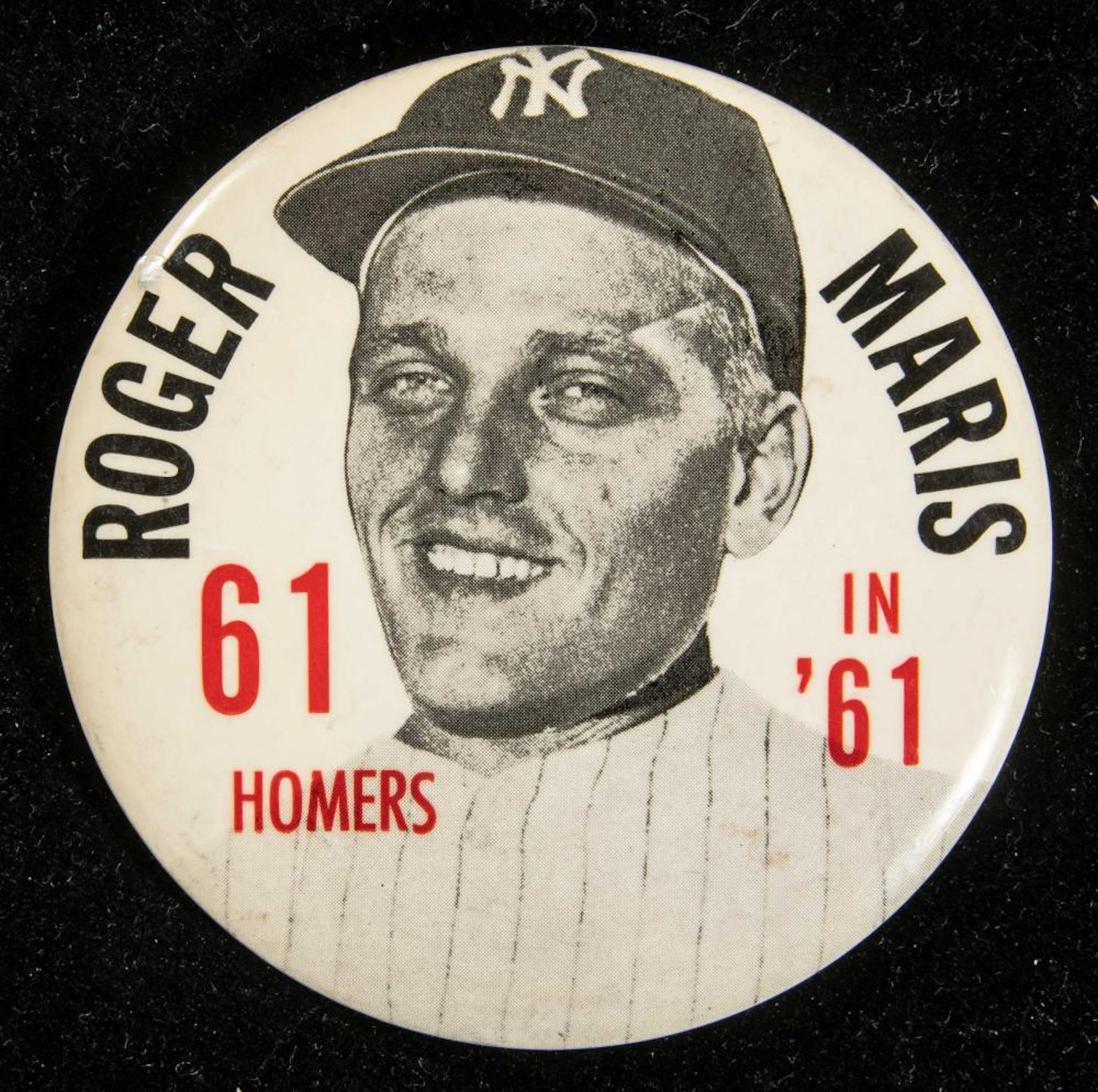 Scarce 1961 Roger Maris "61 Homers In '61" large format pin.