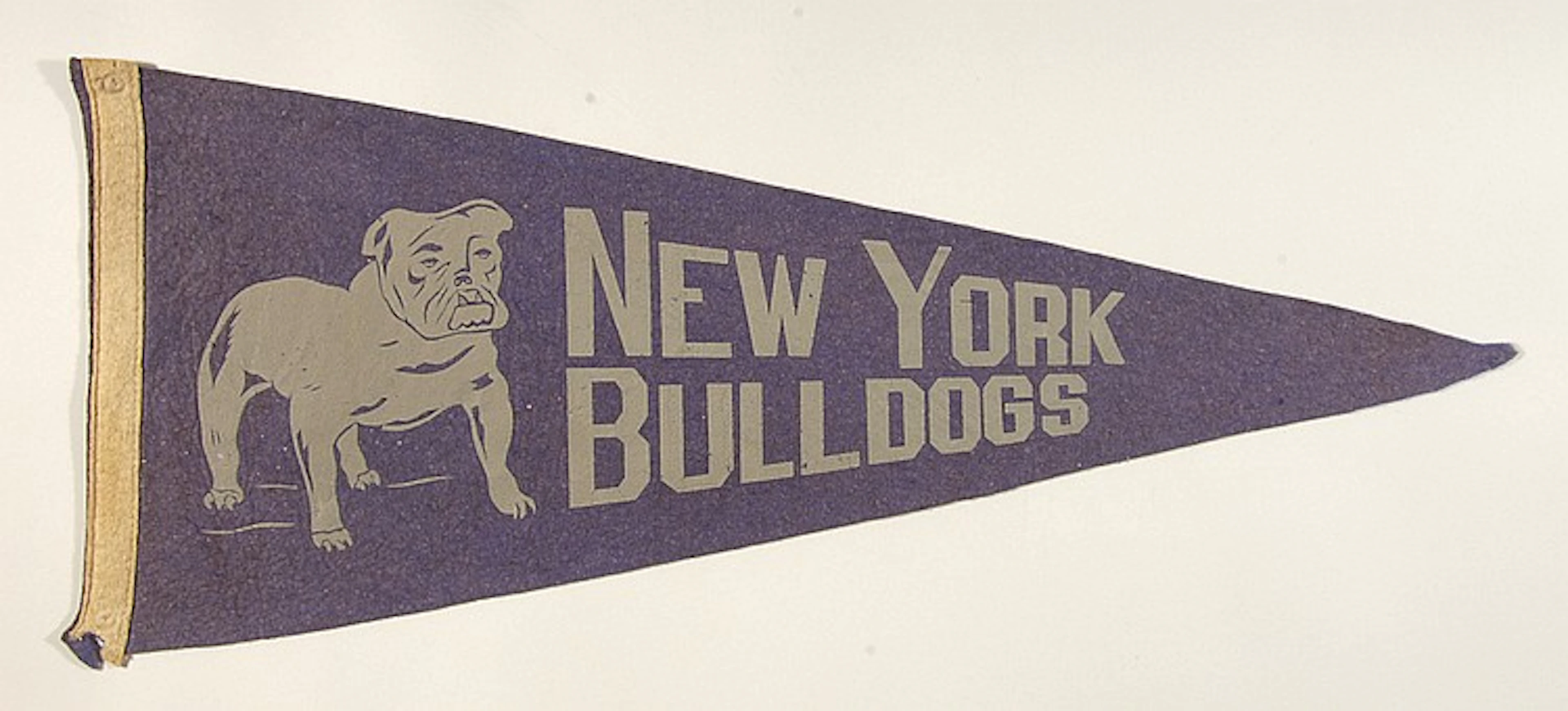 New York Bulldogs souvenir pennant c 1949