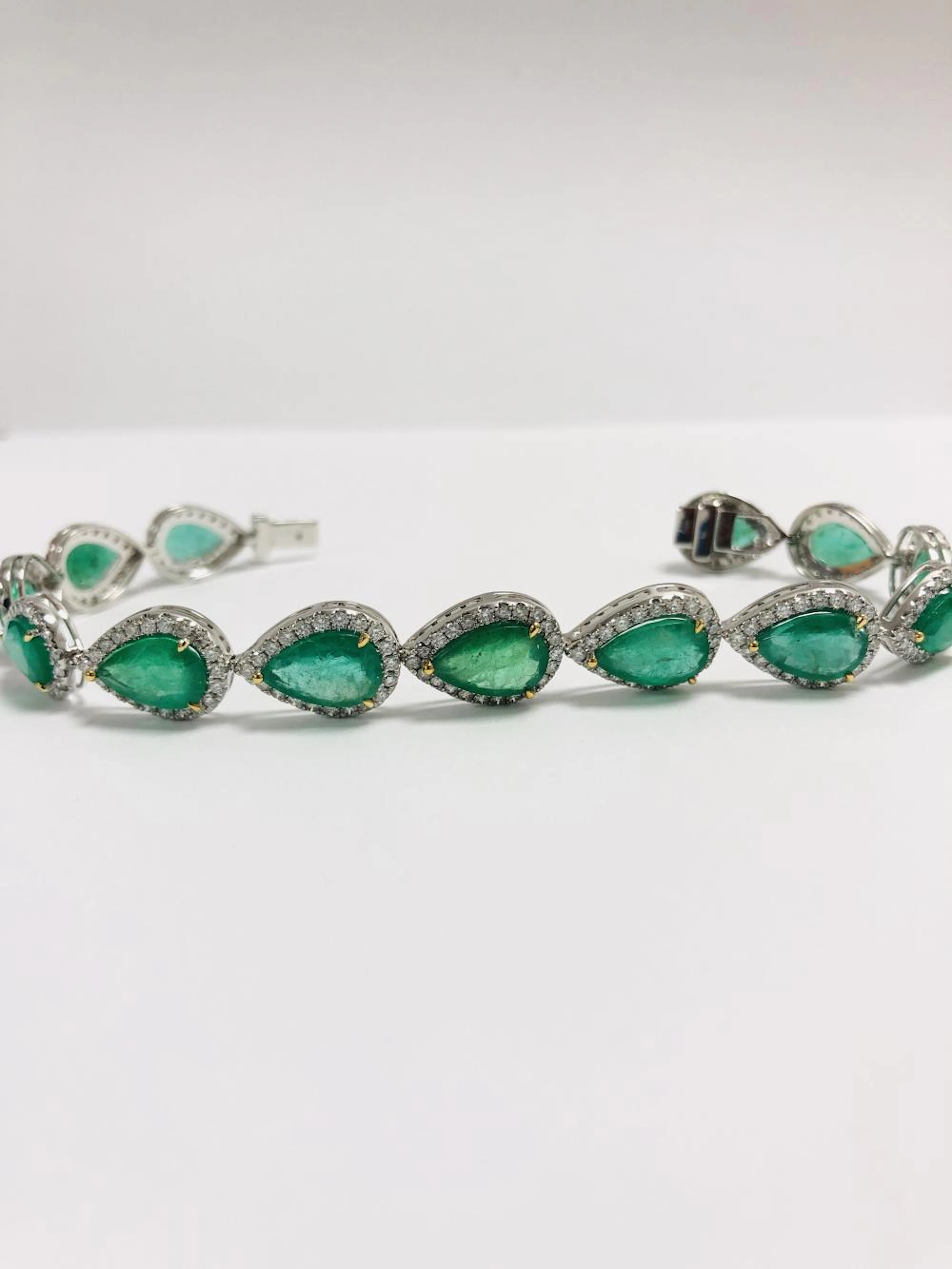 Platinum emerald diamond bracelet 18.55ct