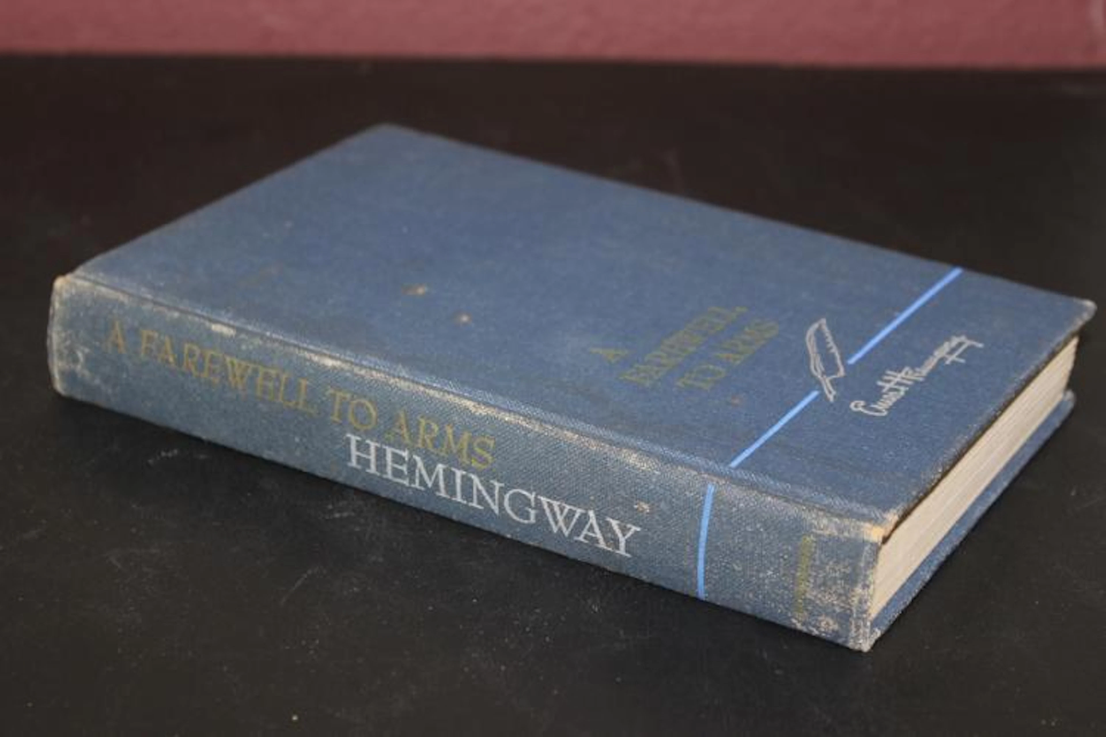Book - A Farewell To Arms by Ernest Hemingway