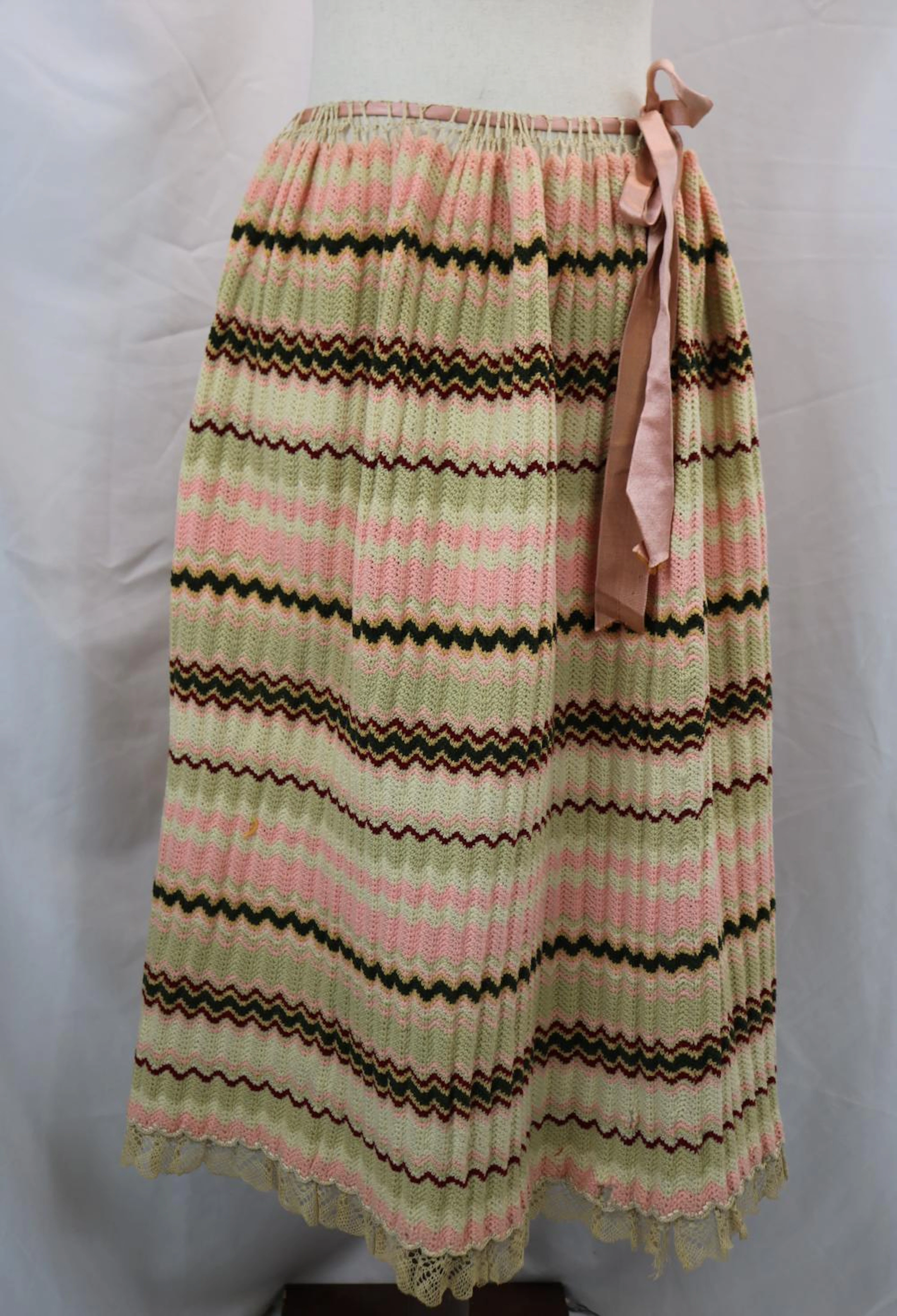 Vintage 1920/30's Hand Knit Zig Zag Stripe Skirt with Lace Trim