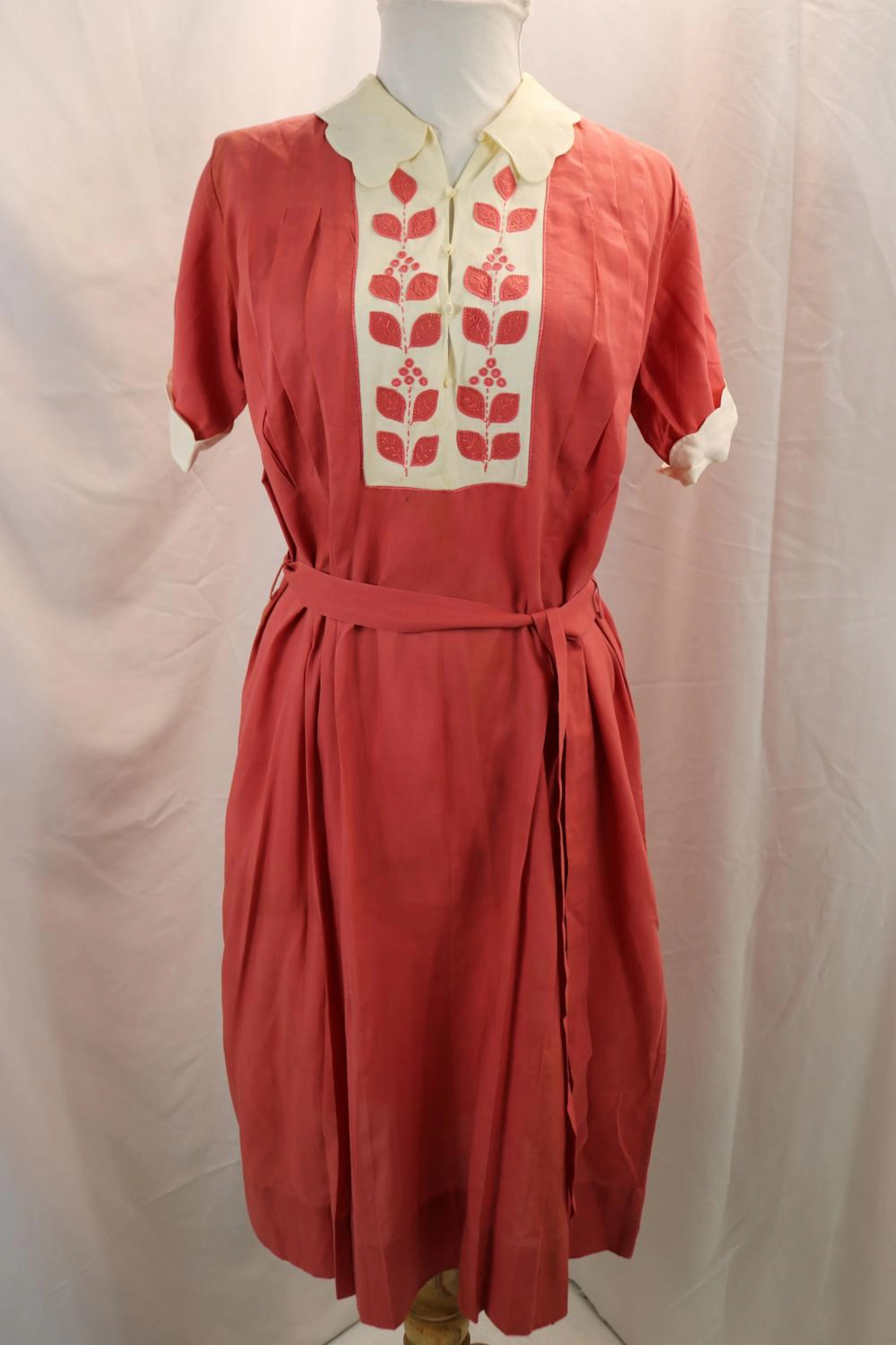 Vintage 1930's Mary Ellen Pink Cotton Day Dress with Applique