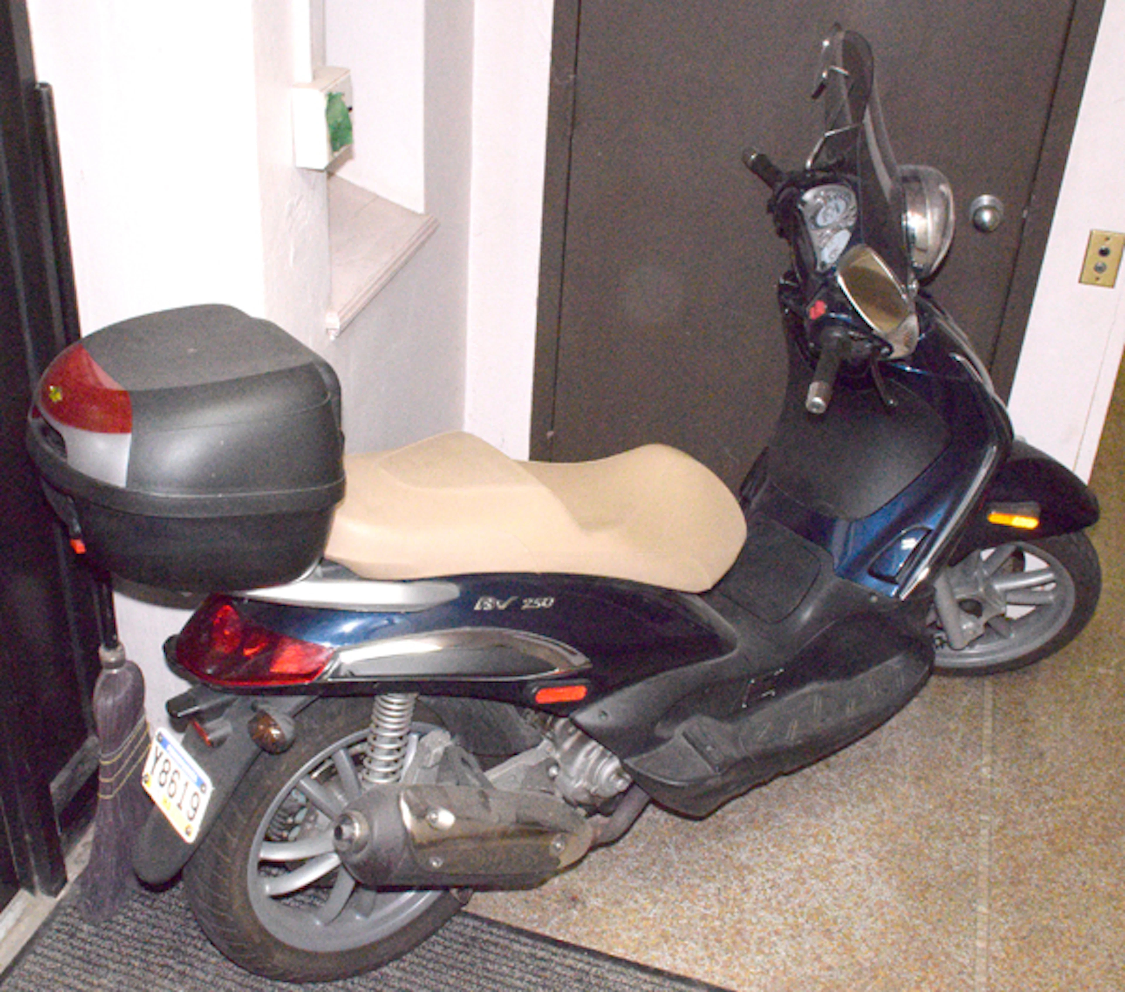 2009 PIAGGIO VESPA MOTOR SCOOTER - Model BV250, 7395 miles - Condition: Age appropriate wear; All items sold as is.