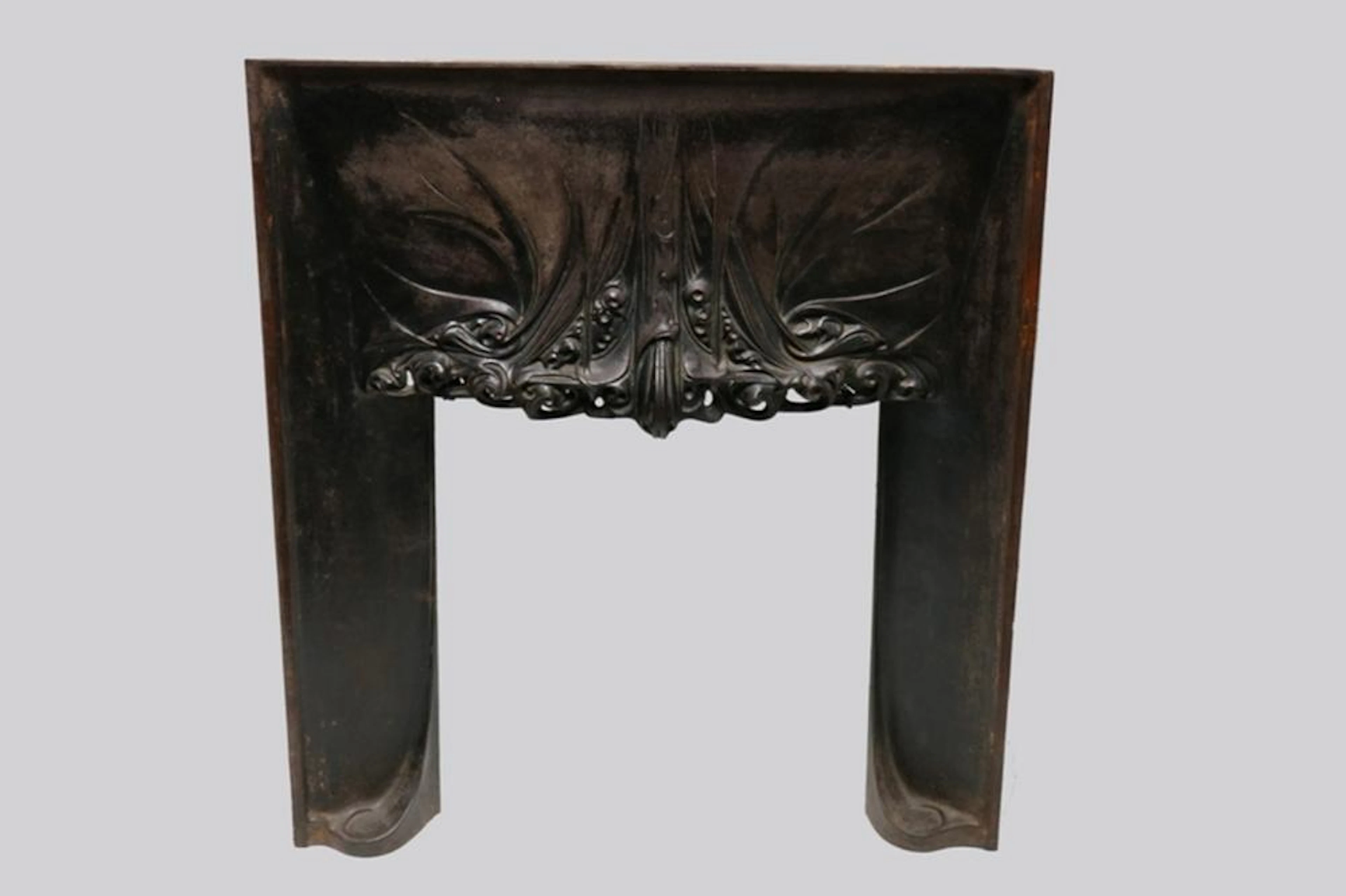 Hector GUIMARD (1867/1942). Manteau de cheminée en?