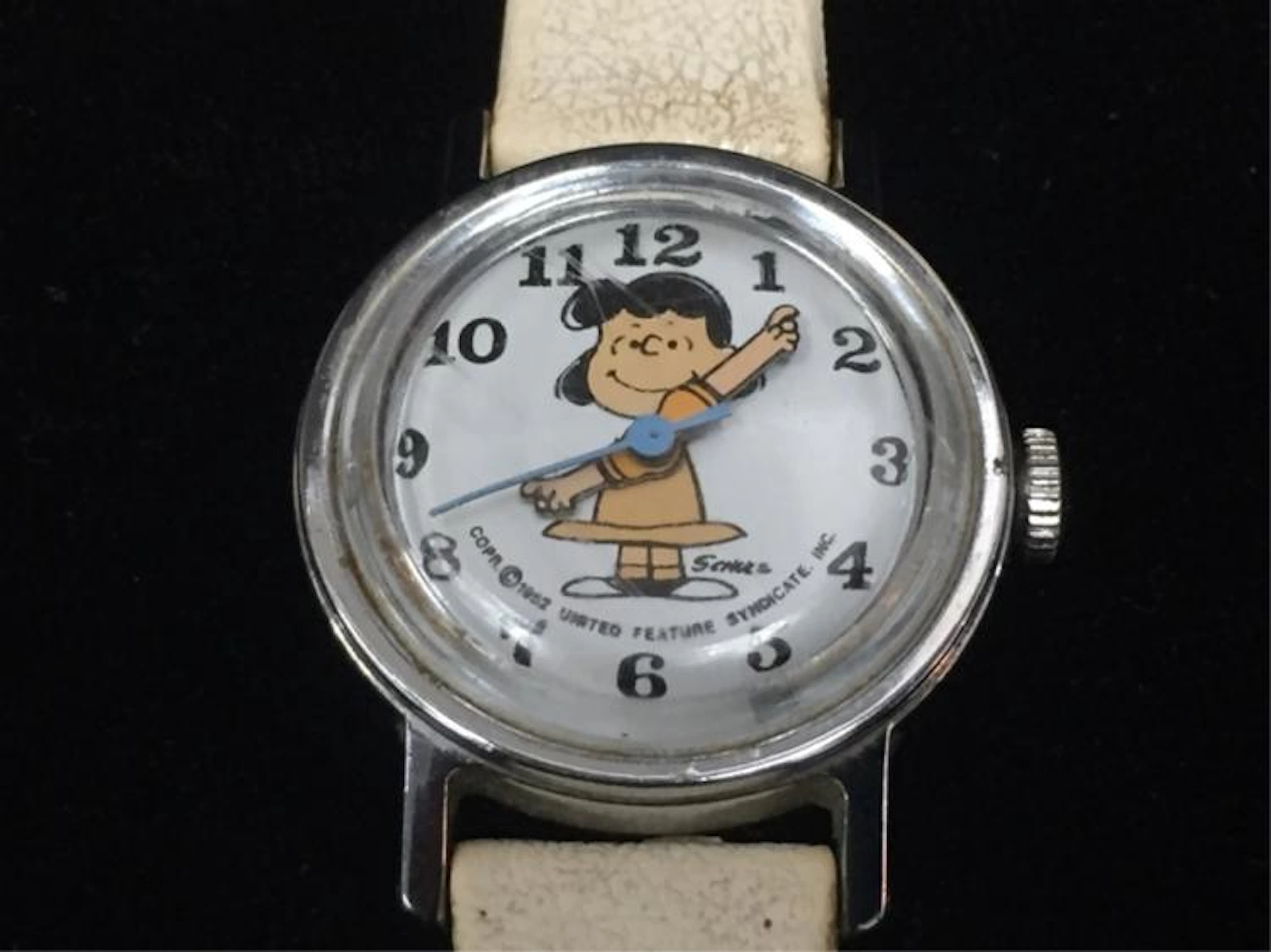 vintage LUCY from PEANUTS Wind up Wrist Watch.